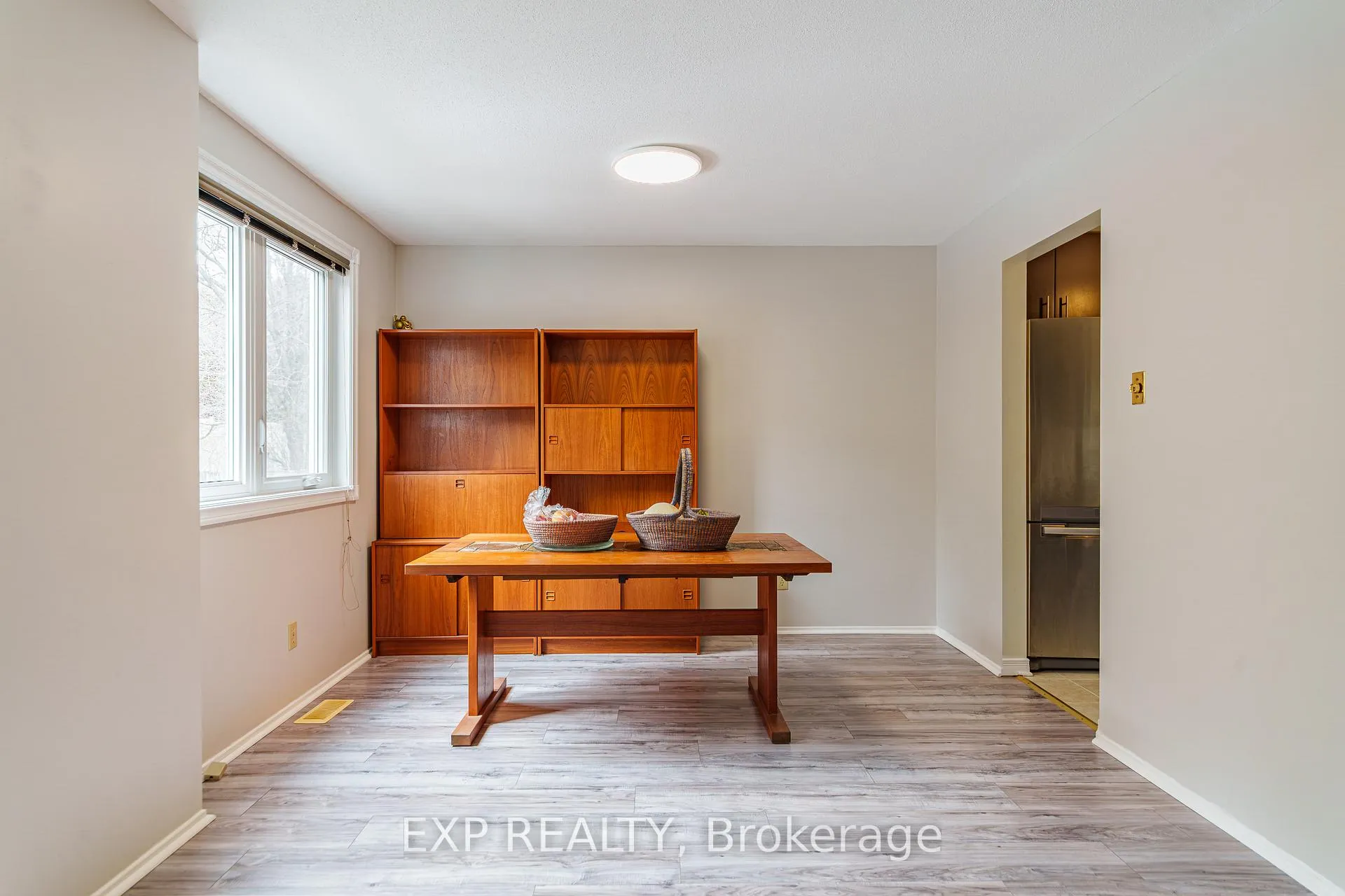 Photo 11 of 31 Coolspring Crescent, Ottawa, Borden Farm/Stewart Farm/Carleton Heights/Parkwood Hills — HOMEH