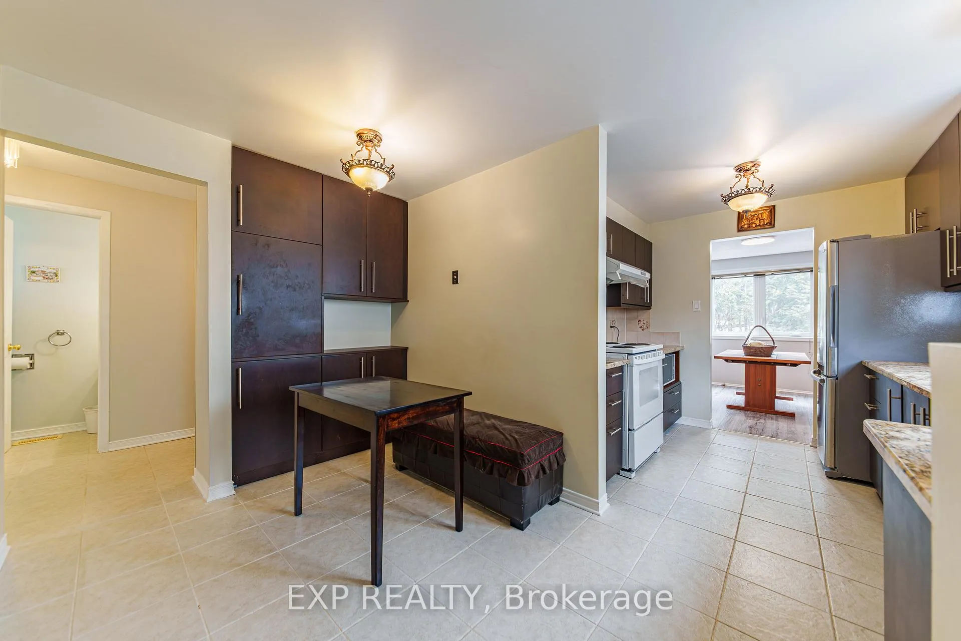 Photo 12 of 31 Coolspring Crescent, Ottawa, Borden Farm/Stewart Farm/Carleton Heights/Parkwood Hills — HOMEH
