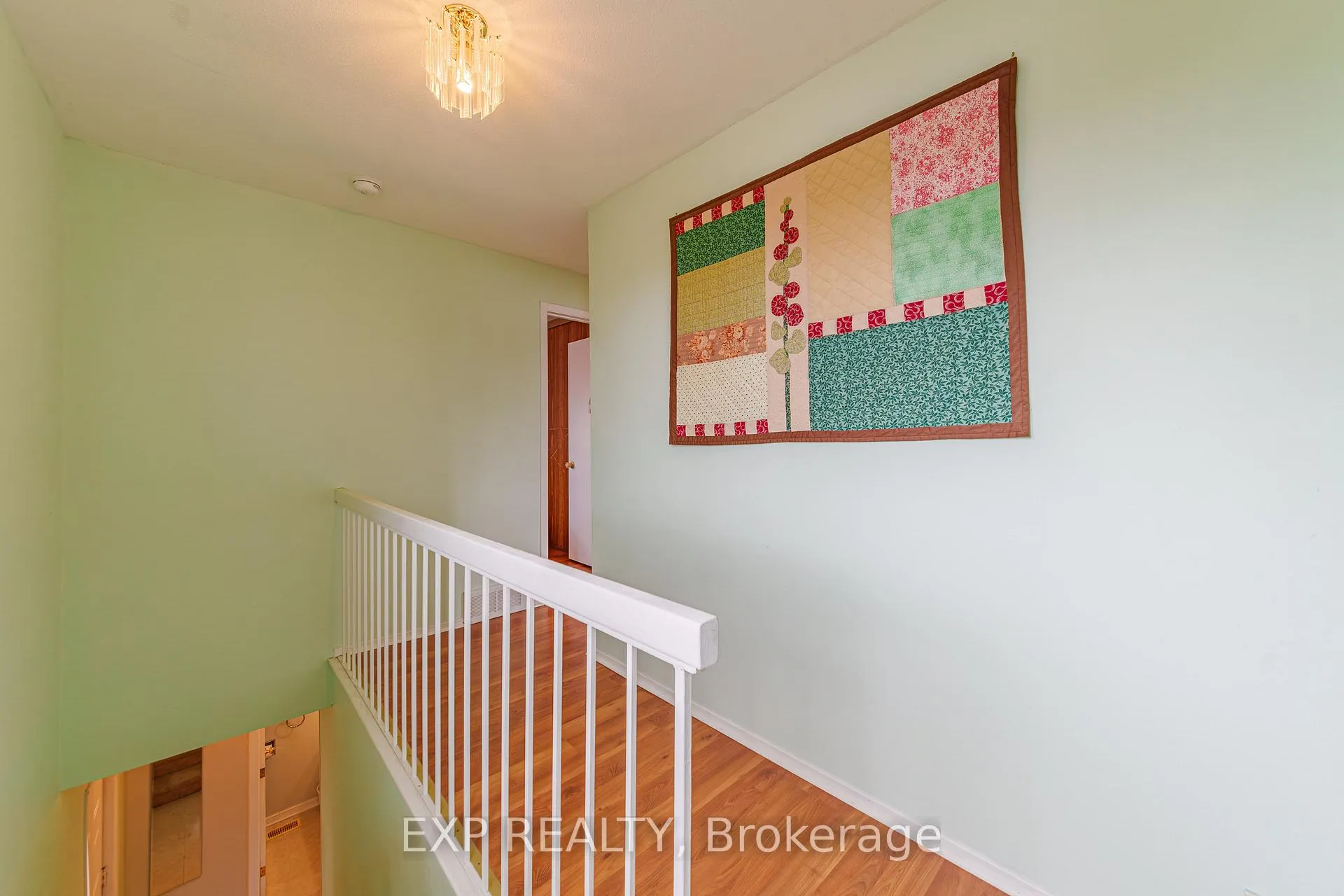 Photo 18 of 31 Coolspring Crescent, Ottawa, Borden Farm/Stewart Farm/Carleton Heights/Parkwood Hills — HOMEH