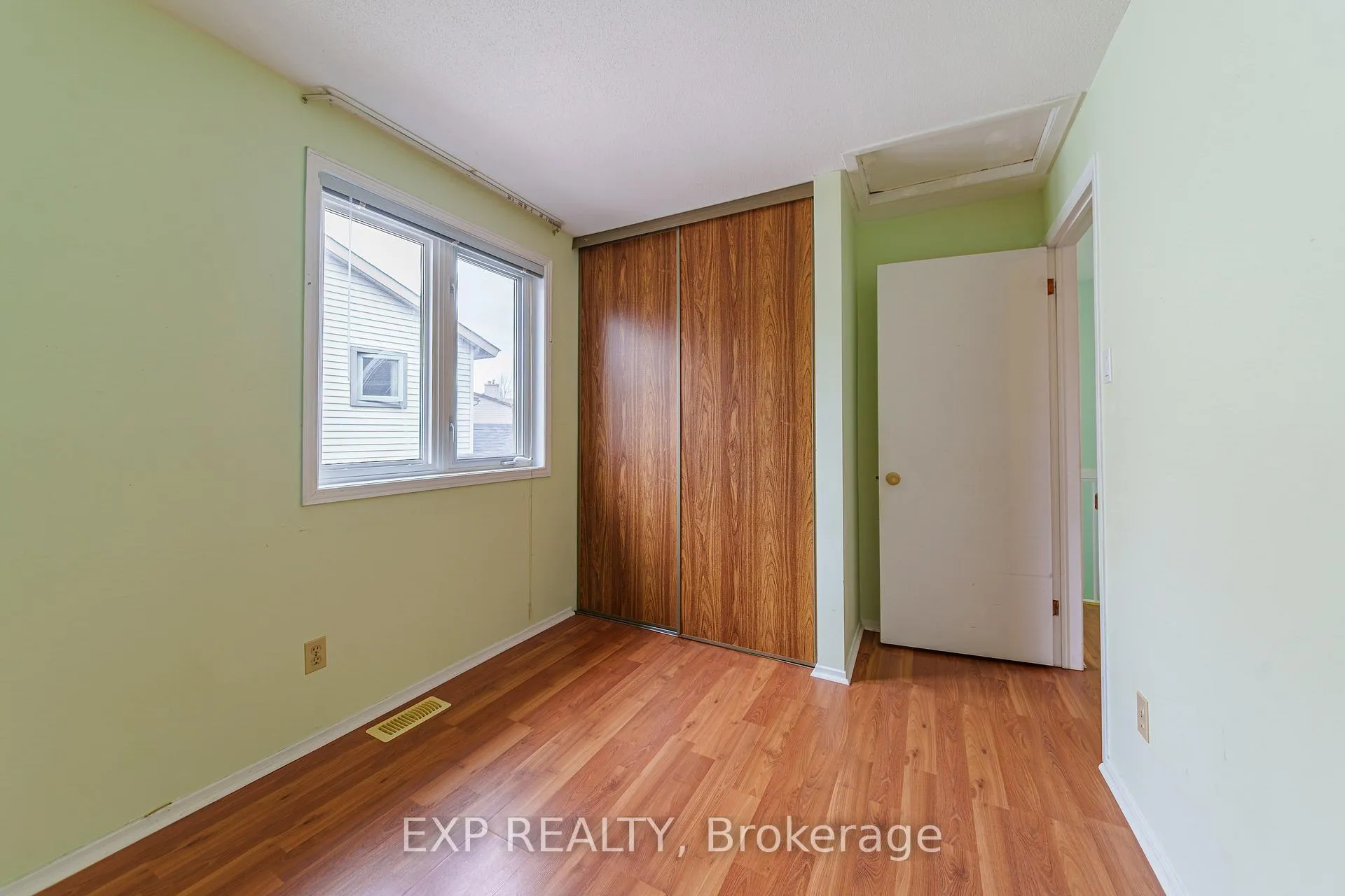 Photo 20 of 31 Coolspring Crescent, Ottawa, Borden Farm/Stewart Farm/Carleton Heights/Parkwood Hills — HOMEH