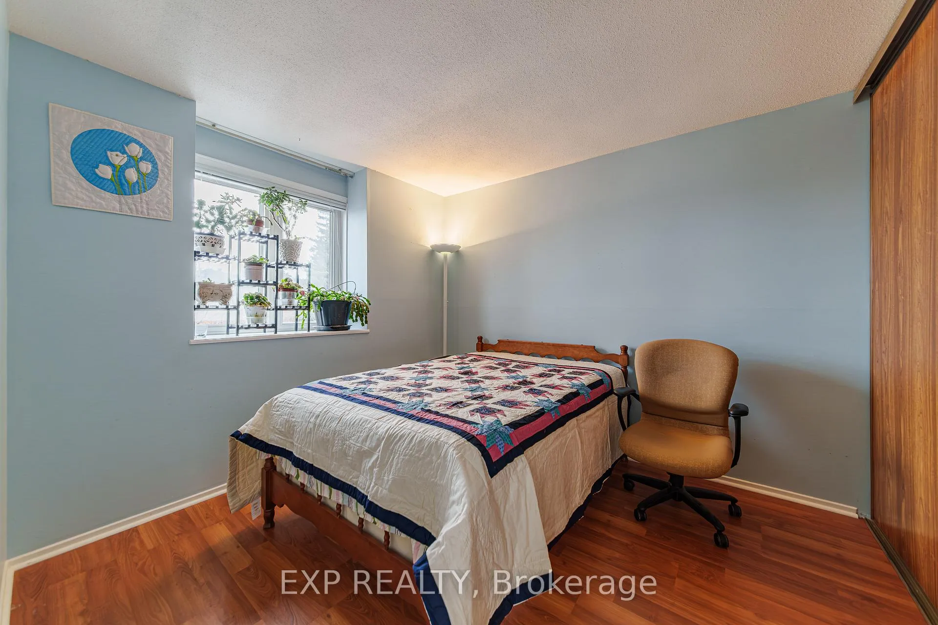 Photo 21 of 31 Coolspring Crescent, Ottawa, Borden Farm/Stewart Farm/Carleton Heights/Parkwood Hills — HOMEH