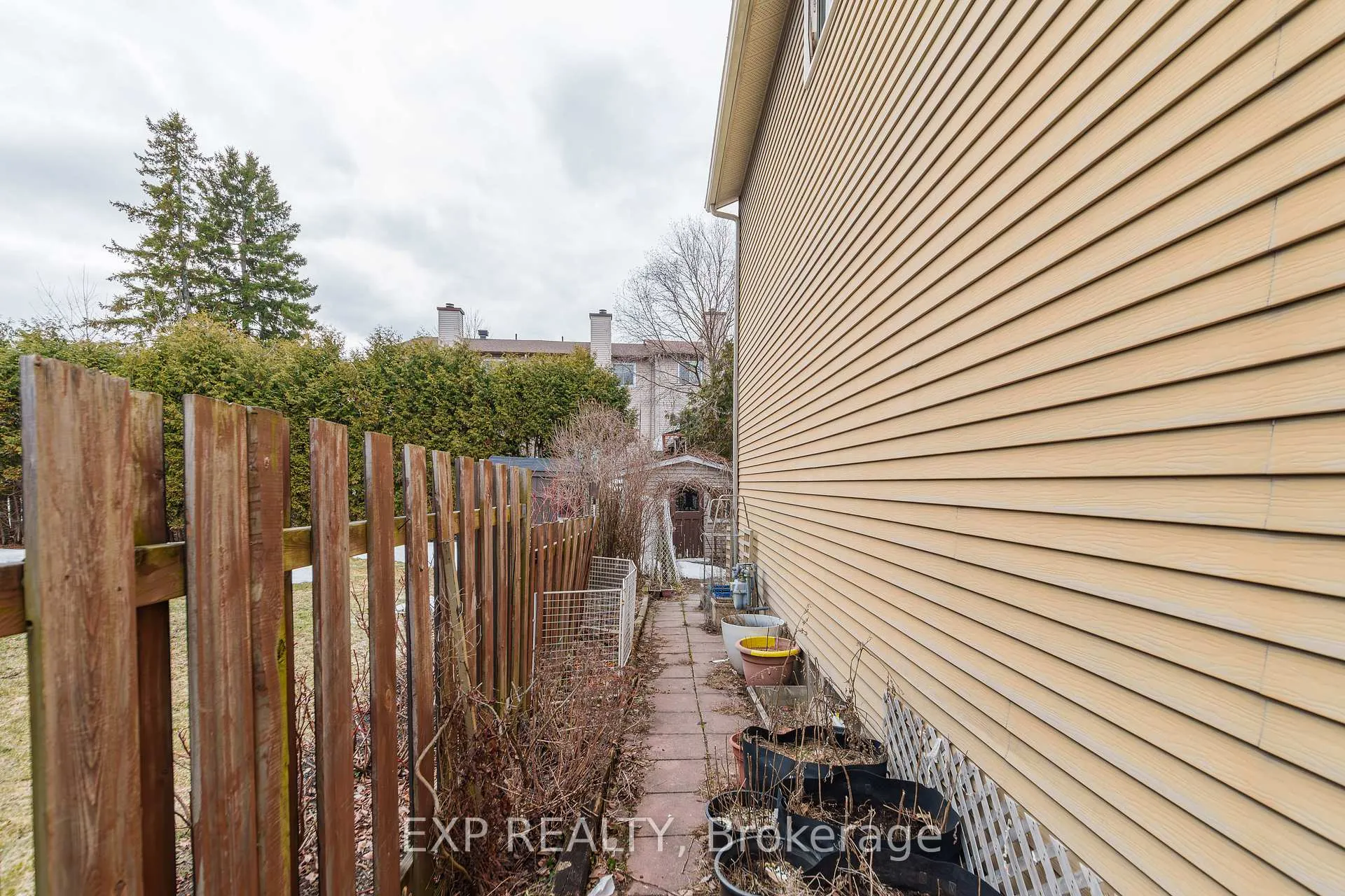 Photo 38 of 31 Coolspring Crescent, Ottawa, Borden Farm/Stewart Farm/Carleton Heights/Parkwood Hills — HOMEH