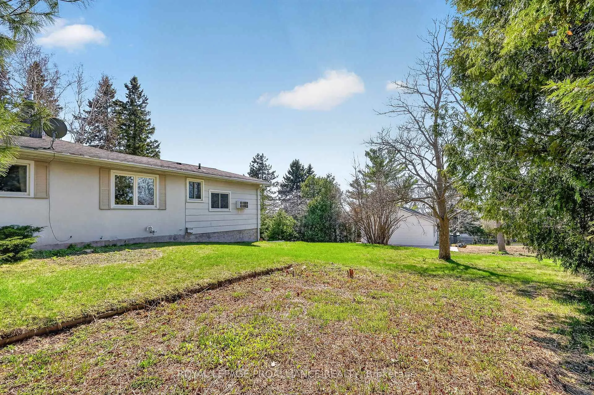 Photo 40 of 11 Cedar Street, Cramahe, Colborne — HOMEH