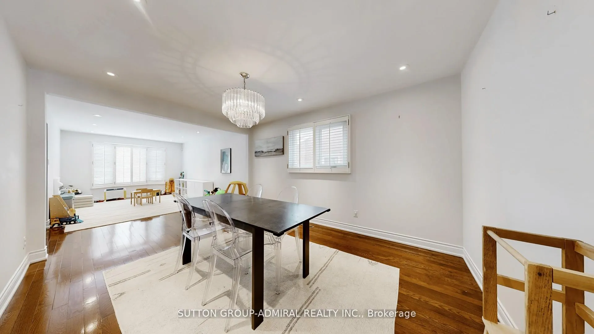 Photo 3 of 239 Rose Green Drive, Vaughan, Uplands — HOMEH