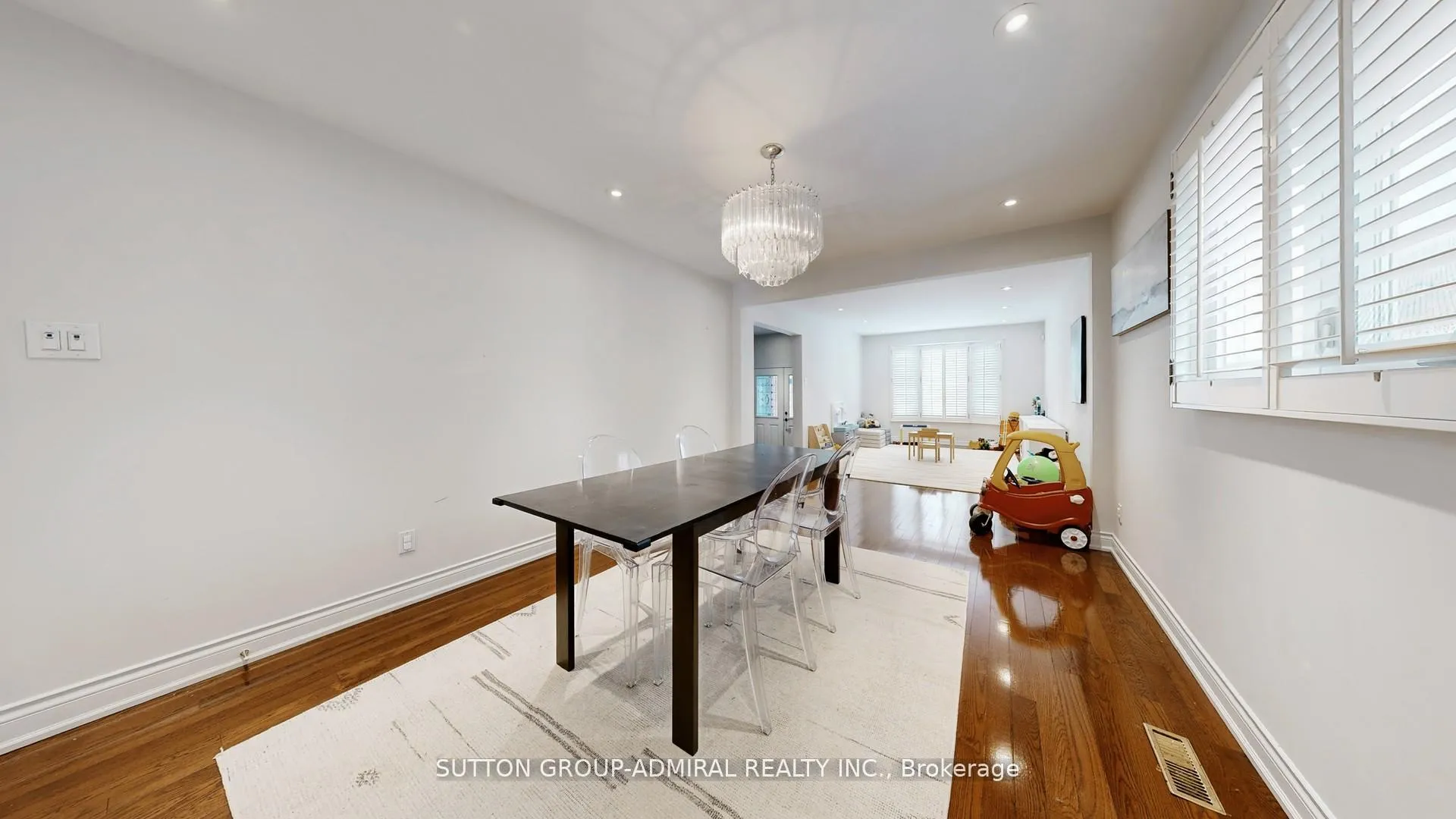 Photo 4 of 239 Rose Green Drive, Vaughan, Uplands — HOMEH