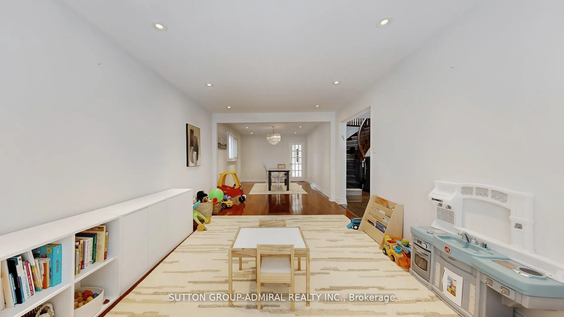 Photo 6 of 239 Rose Green Drive, Vaughan, Uplands — HOMEH