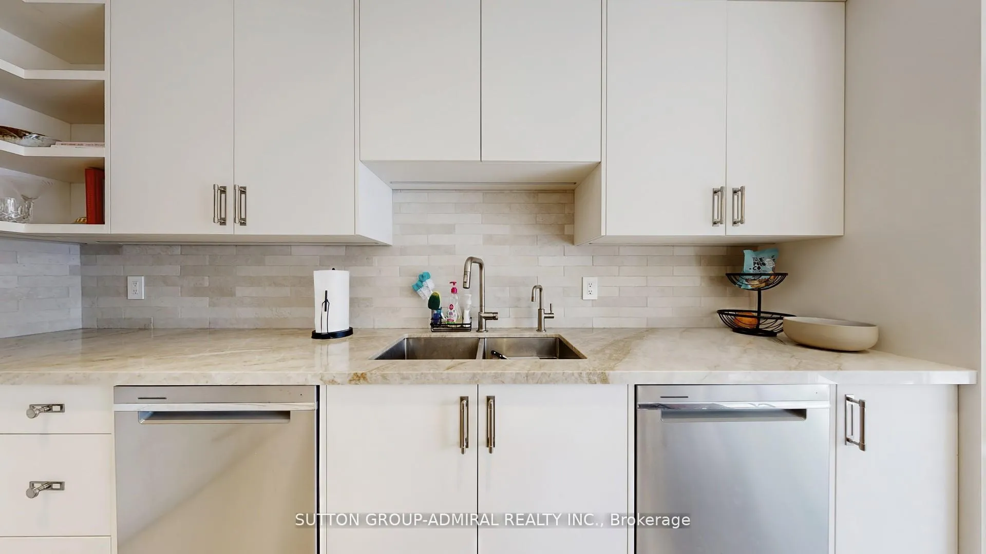 Photo 10 of 239 Rose Green Drive, Vaughan, Uplands — HOMEH