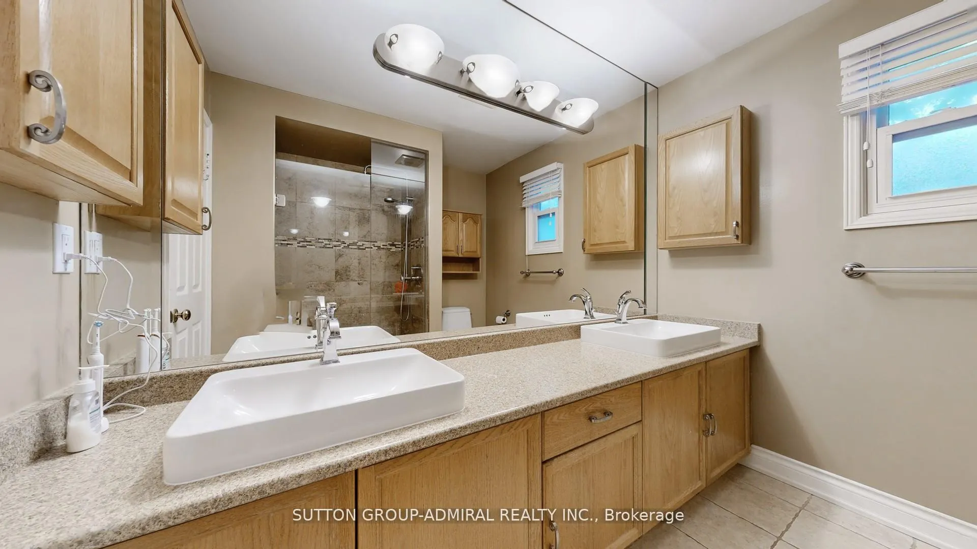 Photo 32 of 239 Rose Green Drive, Vaughan, Uplands — HOMEH
