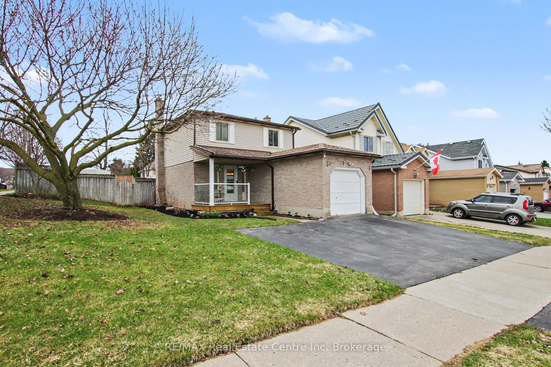 Photo 5 of 7 Wycliffe Place, Kitchener — HOMEH