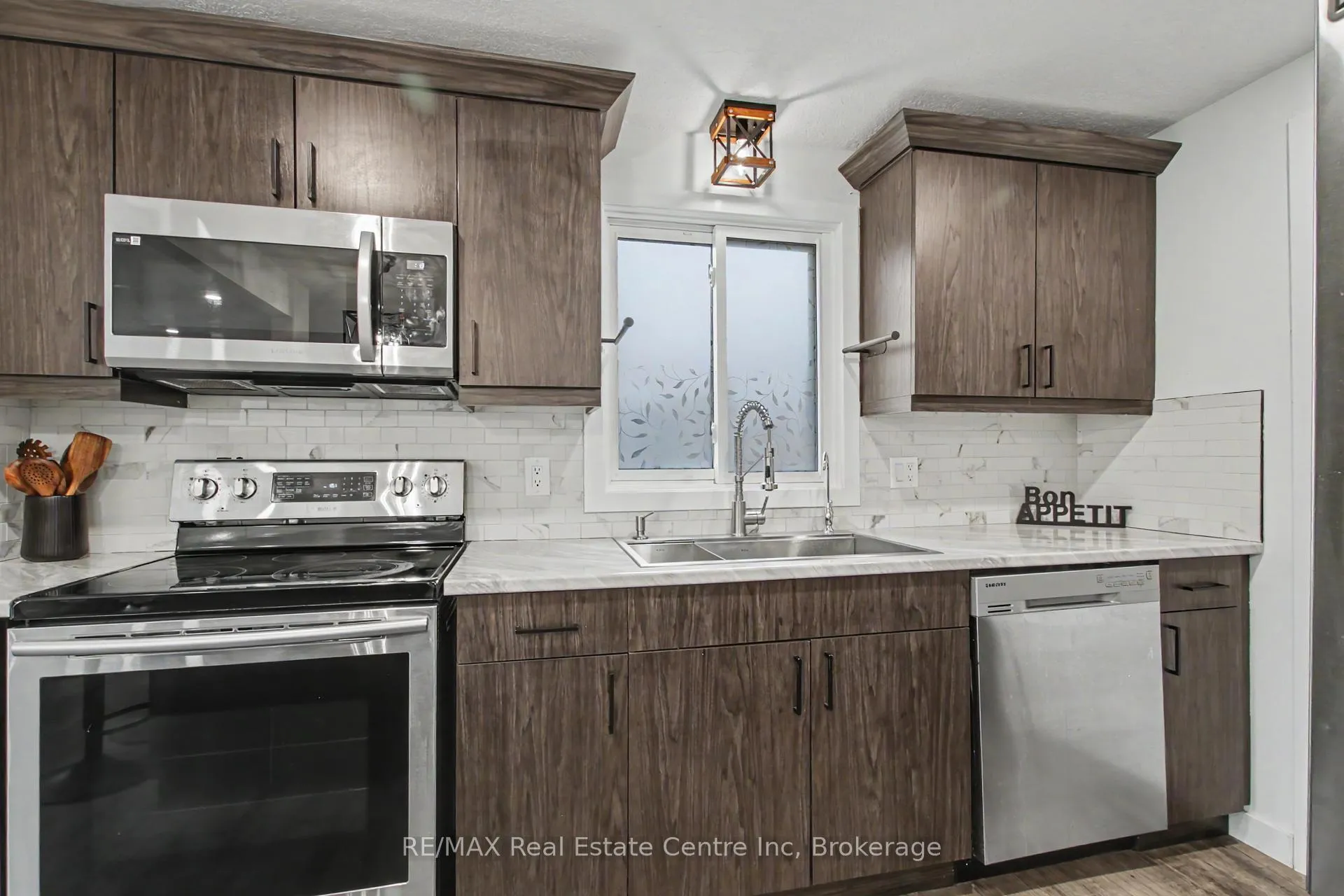 Photo 11 of 7 Wycliffe Place, Kitchener — HOMEH