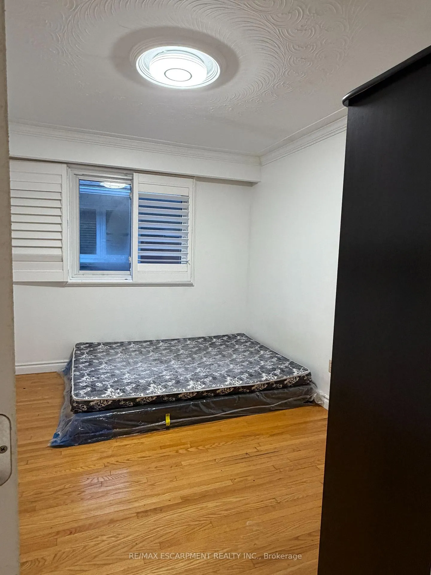 Photo 13 of Unit UPPER, 10 Fairington Crescent, Hamilton, Kentley — HOMEH