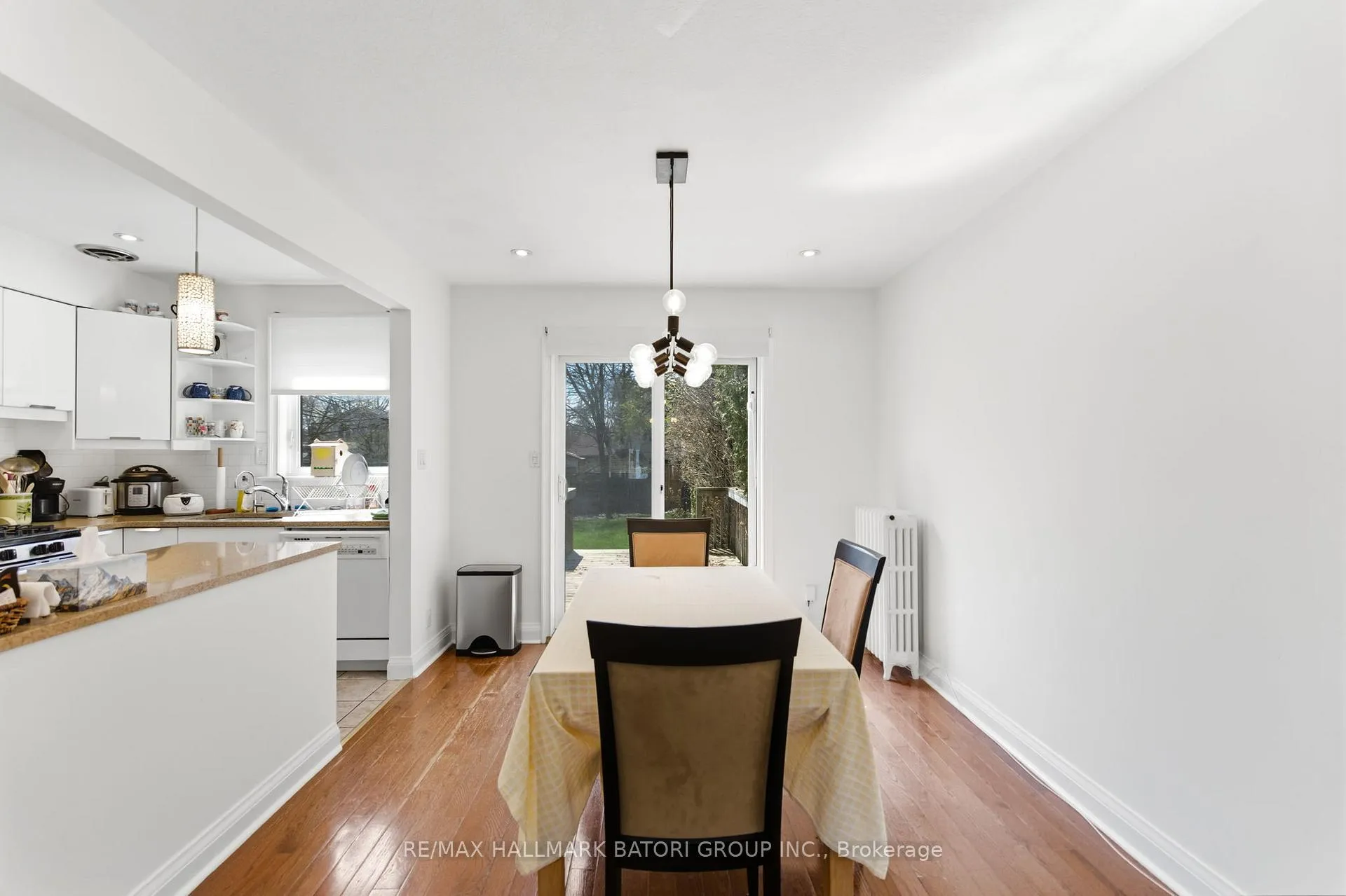 Photo 4 of 113 Divadale Drive, Toronto, Leaside — HOMEH