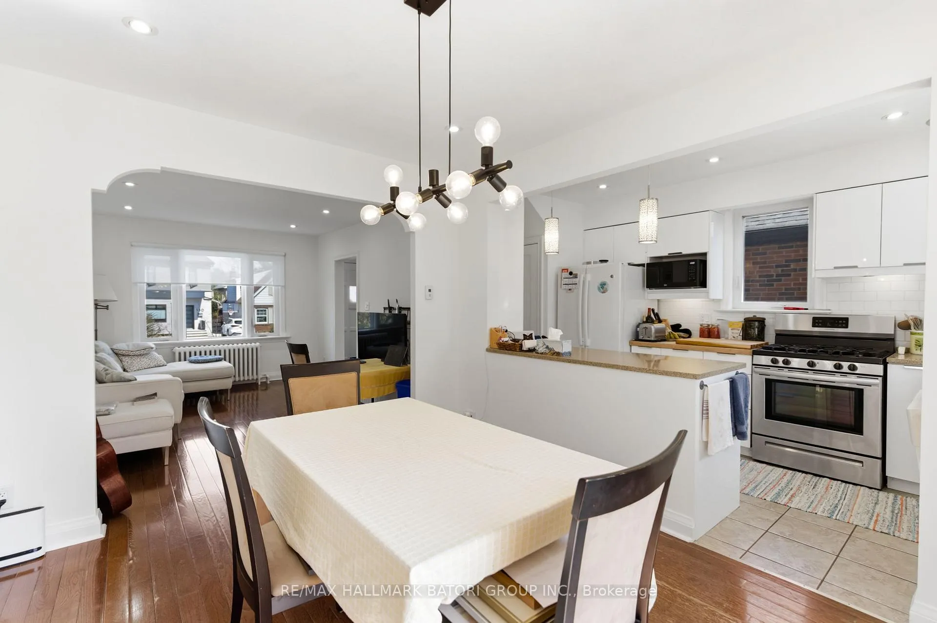 Photo 5 of 113 Divadale Drive, Toronto, Leaside — HOMEH