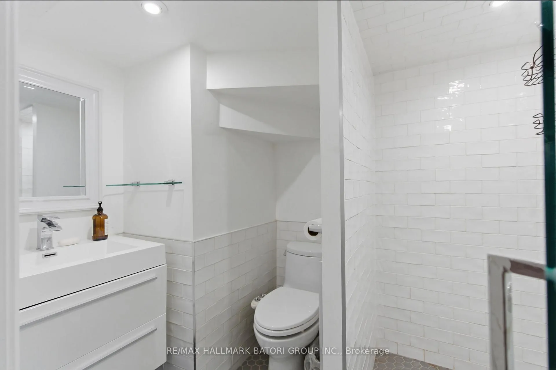 Photo 18 of 113 Divadale Drive, Toronto, Leaside — HOMEH