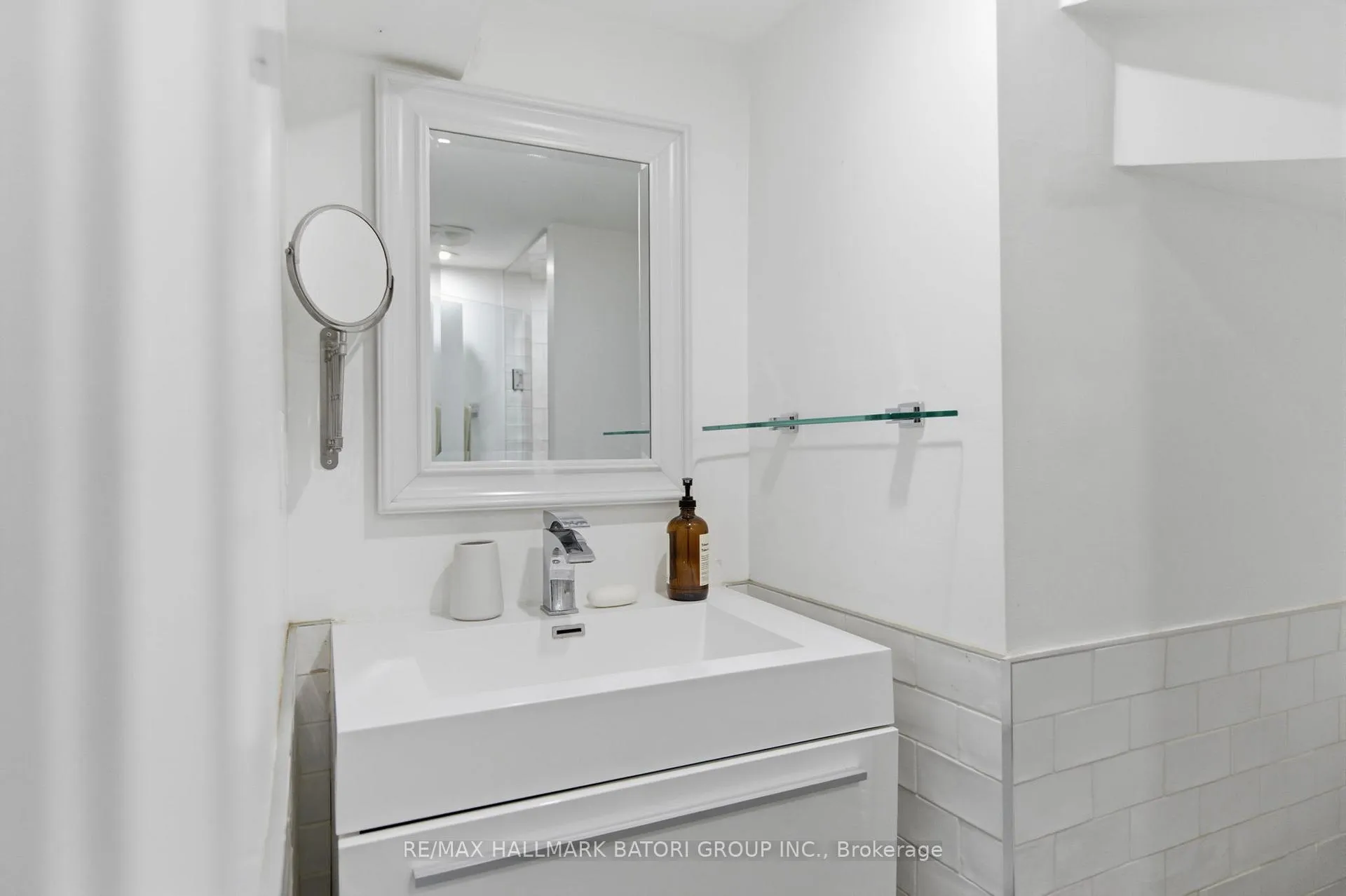 Photo 19 of 113 Divadale Drive, Toronto, Leaside — HOMEH