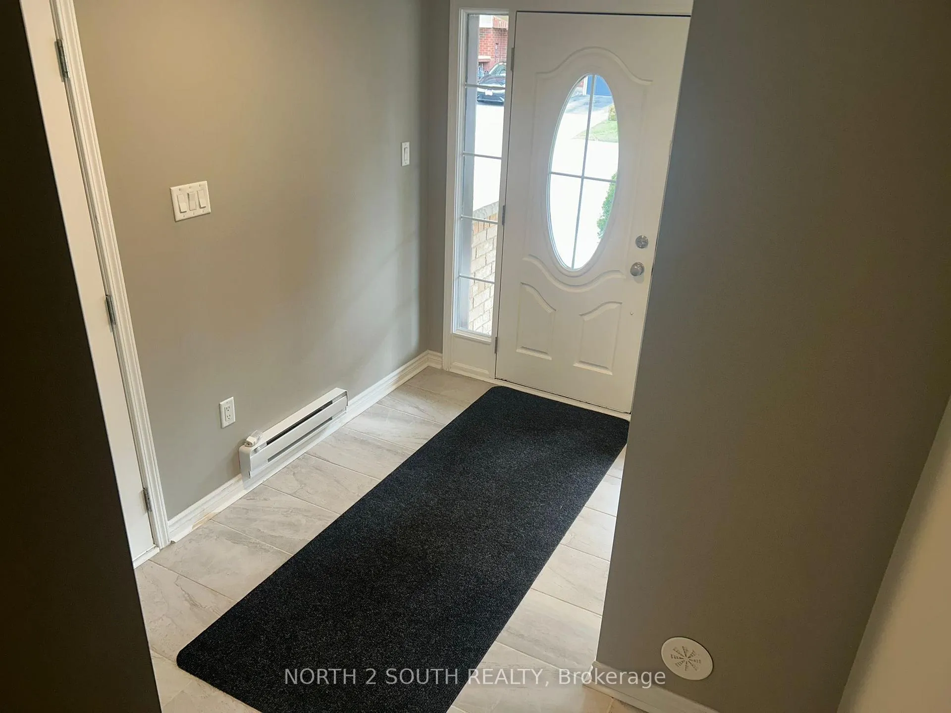 Photo 3 of 21 Suitor Court, Milton, Willmott — HOMEH