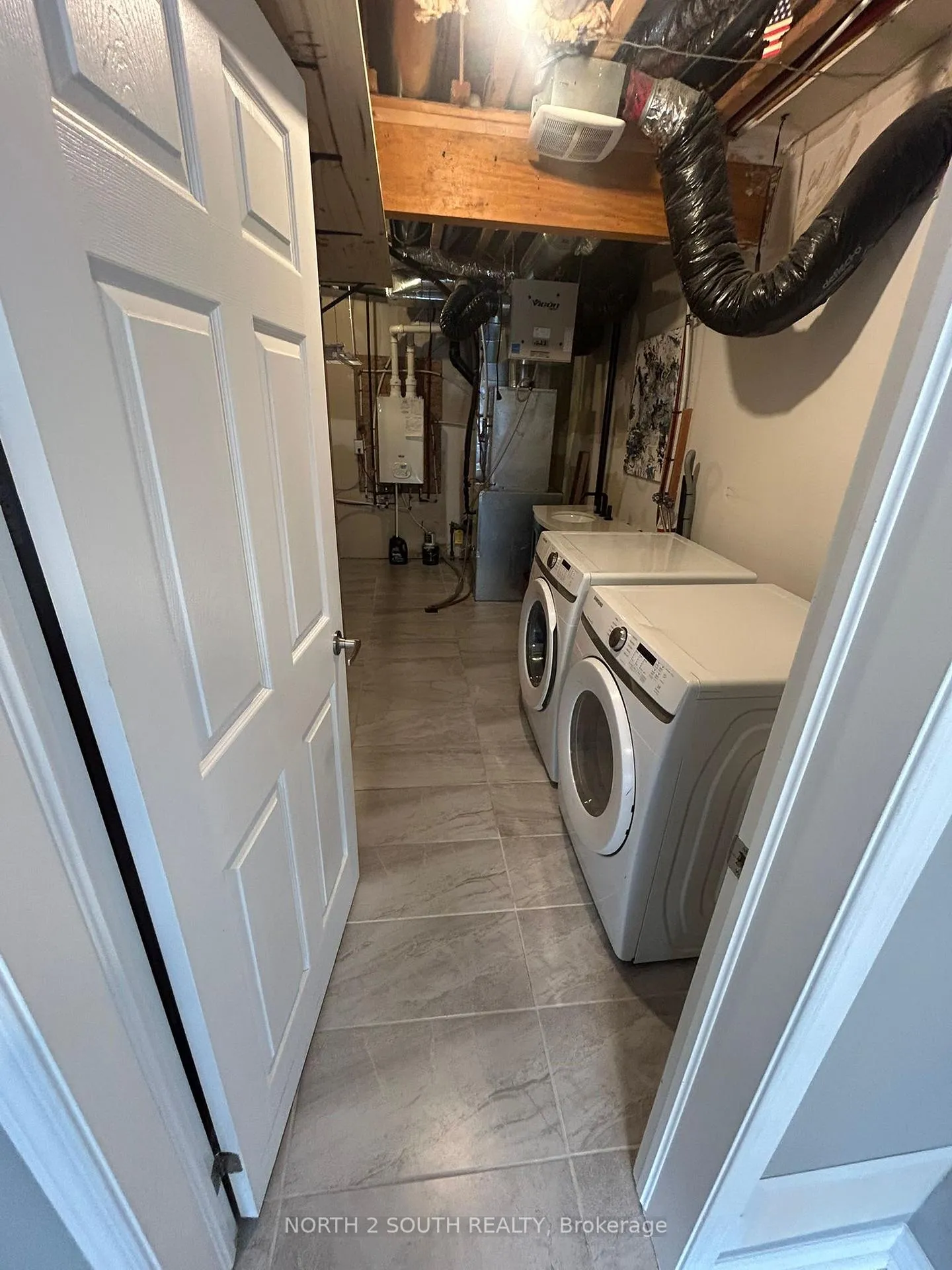 Photo 17 of 21 Suitor Court, Milton, Willmott — HOMEH