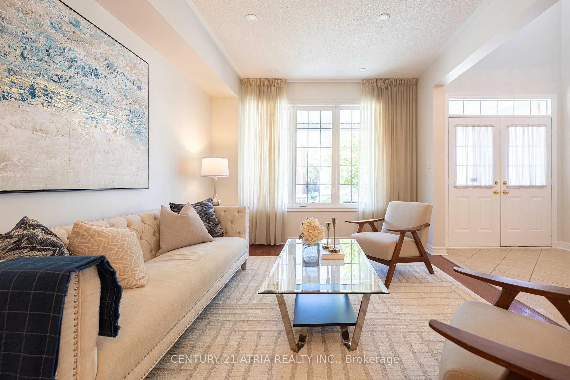 Photo 3 of 82 Adastra Crescent, Markham, Victoria Manor-Jennings Gate — HOMEH