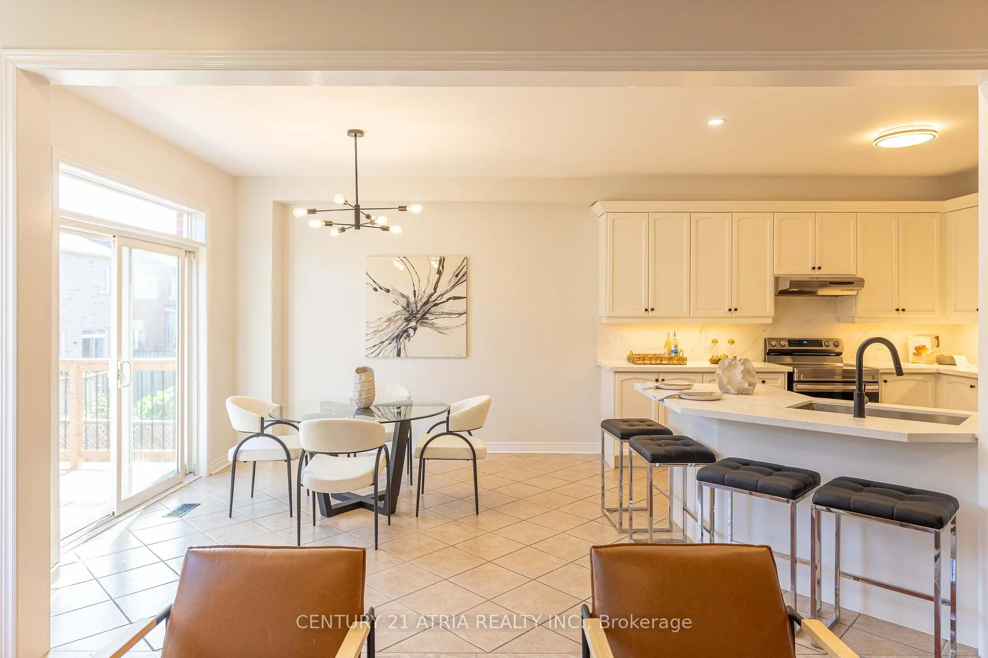 Photo 8 of 82 Adastra Crescent, Markham, Victoria Manor-Jennings Gate — HOMEH