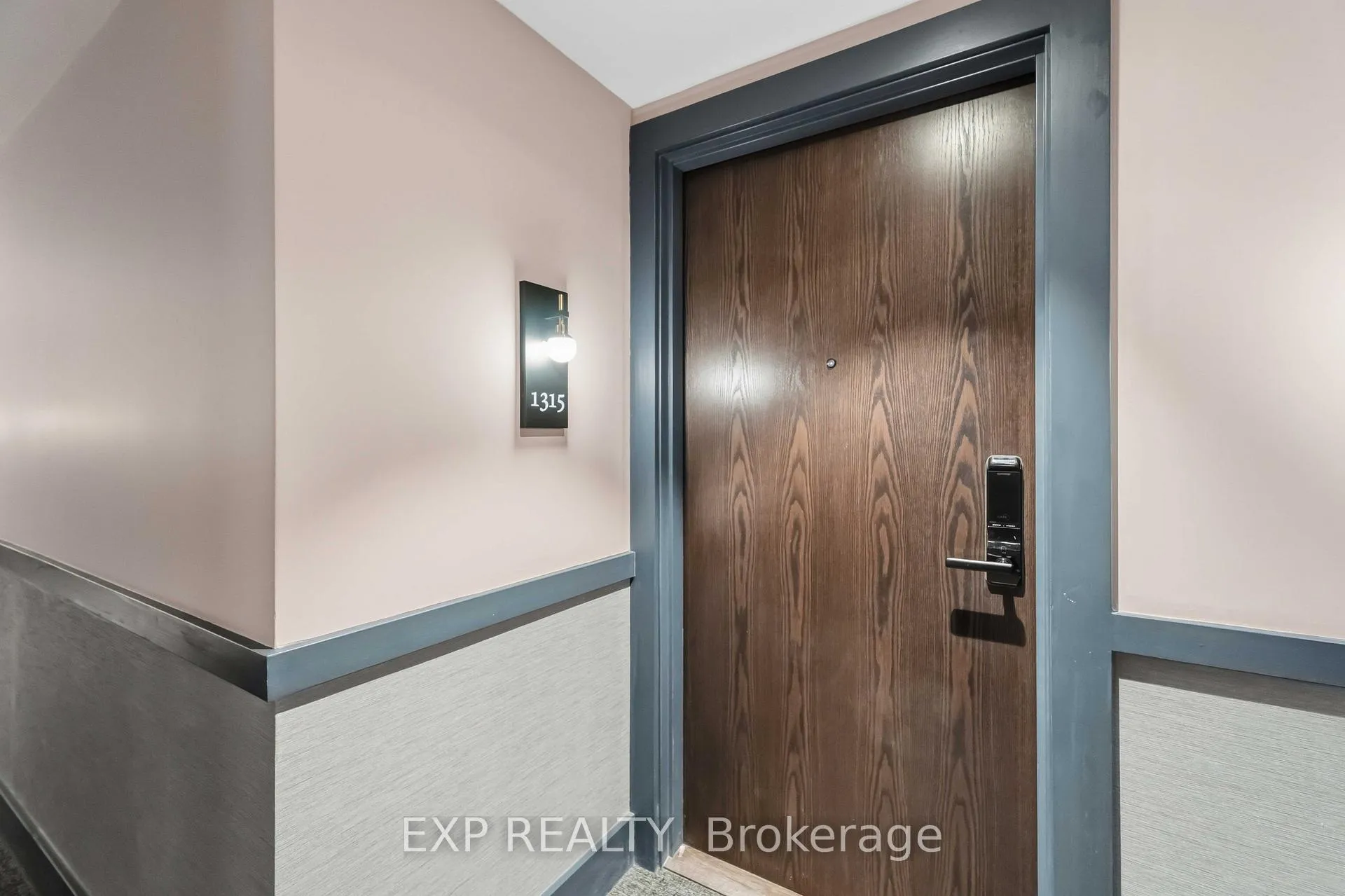 Photo 3 of Unit 1315, 2782 Barton Street E, Hamilton, Riverdale — HOMEH