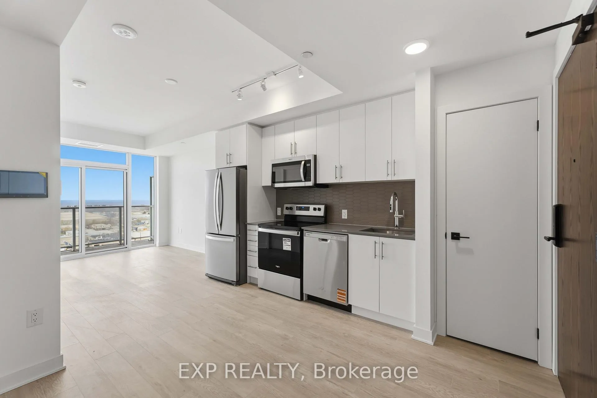 Photo 4 of Unit 1315, 2782 Barton Street E, Hamilton, Riverdale — HOMEH