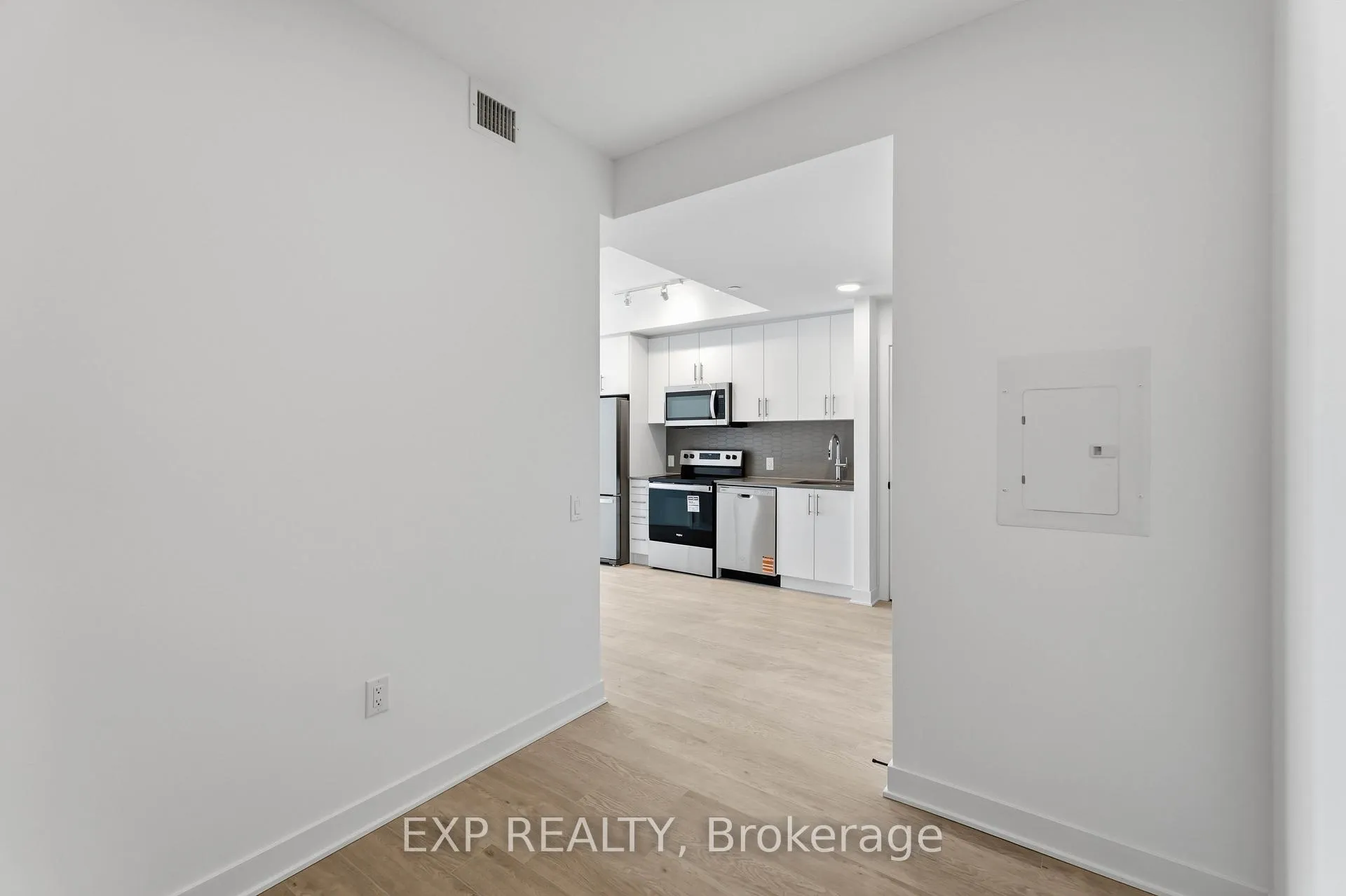 Photo 10 of Unit 1315, 2782 Barton Street E, Hamilton, Riverdale — HOMEH
