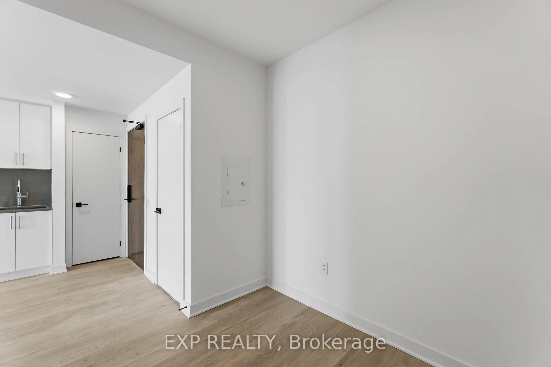 Photo 11 of Unit 1315, 2782 Barton Street E, Hamilton, Riverdale — HOMEH