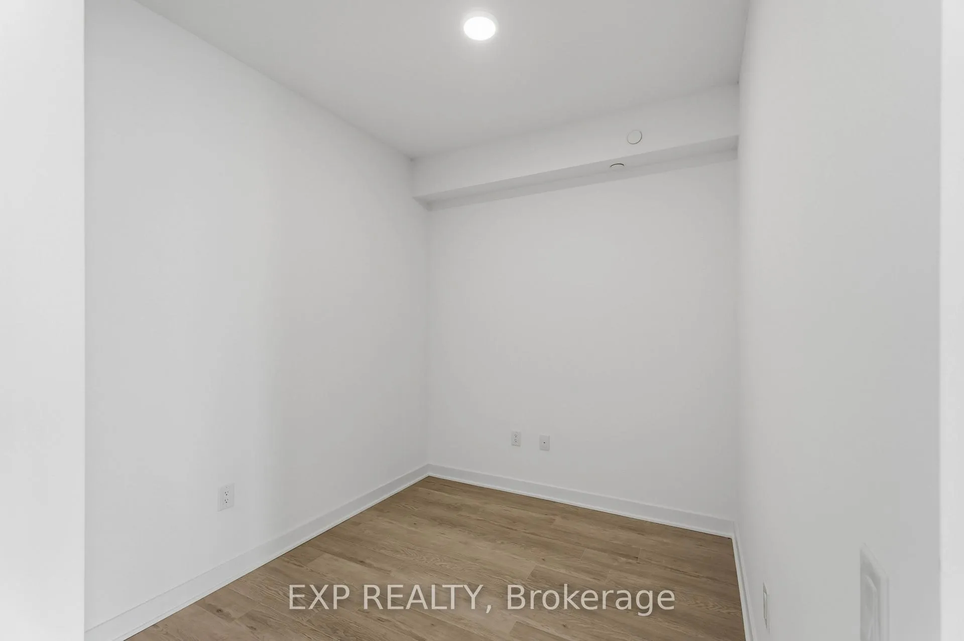 Photo 12 of Unit 1315, 2782 Barton Street E, Hamilton, Riverdale — HOMEH