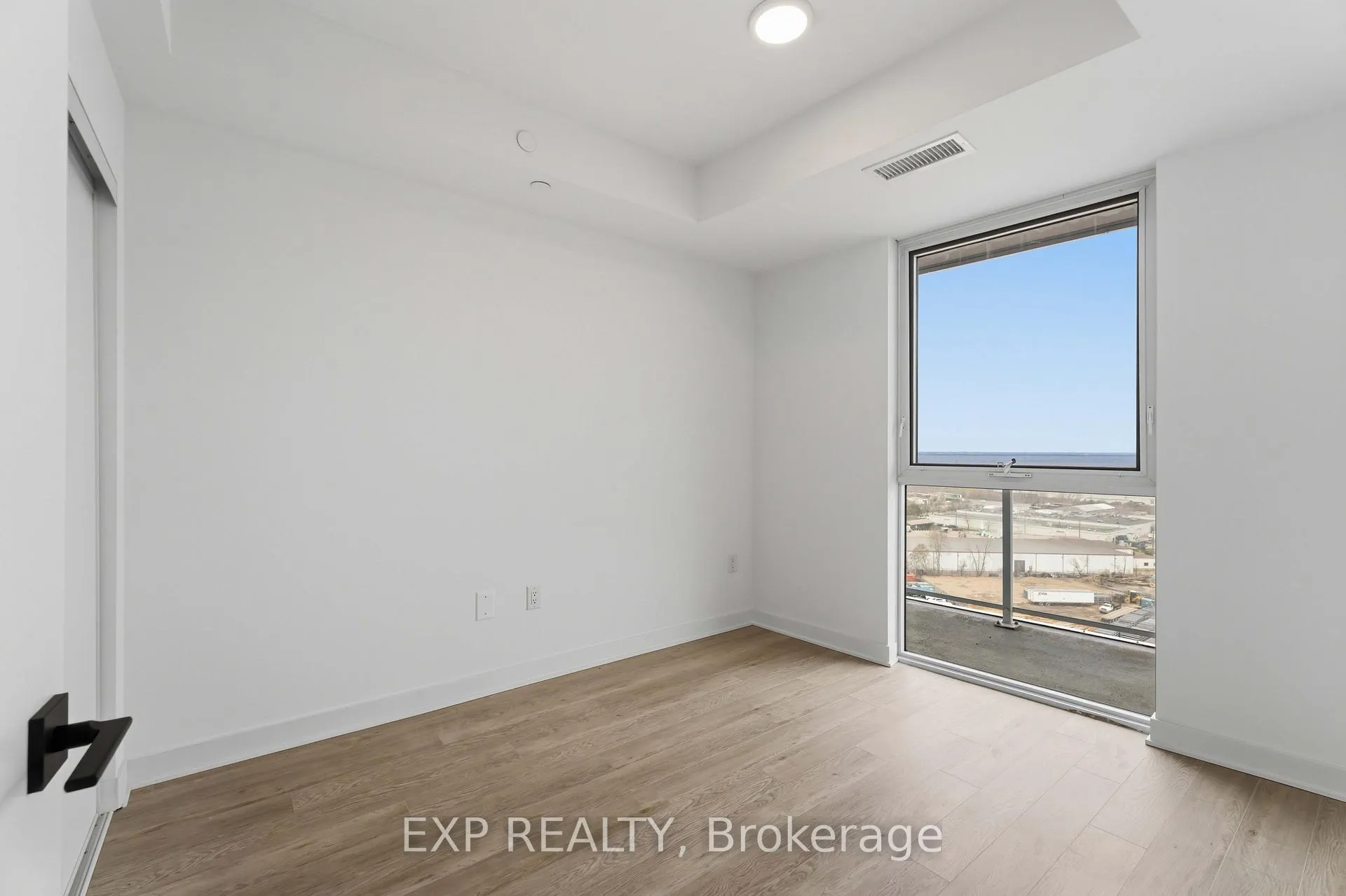 Photo 13 of Unit 1315, 2782 Barton Street E, Hamilton, Riverdale — HOMEH