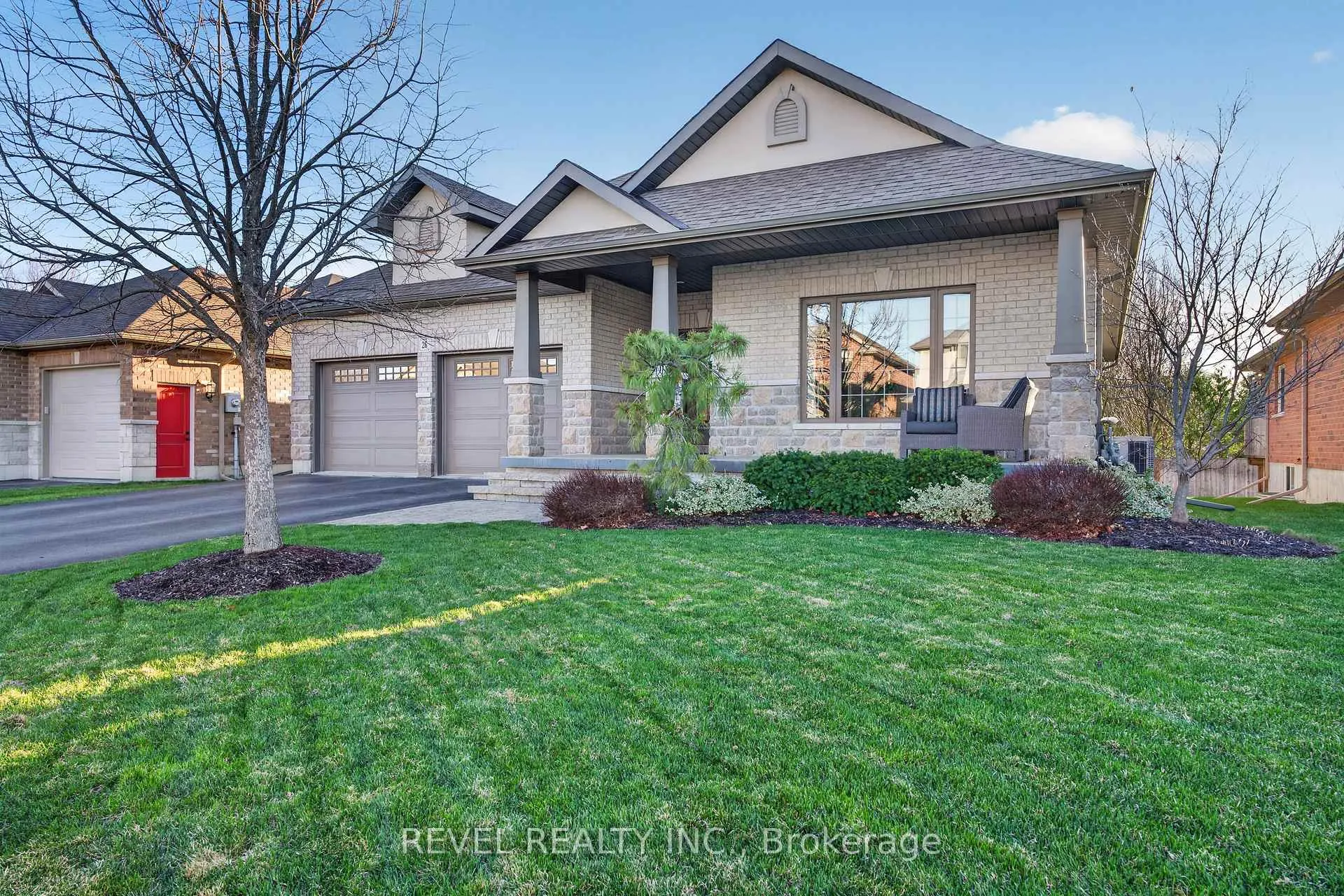 Photo 2 of 26 Scenic Drive, Belleville, Thurlow Ward — HOMEH