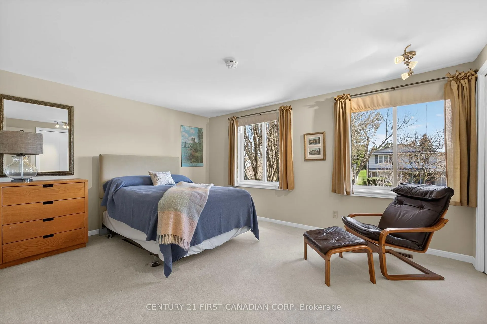 Photo 26 of 83 Guildford Crescent, London, South N — HOMEH