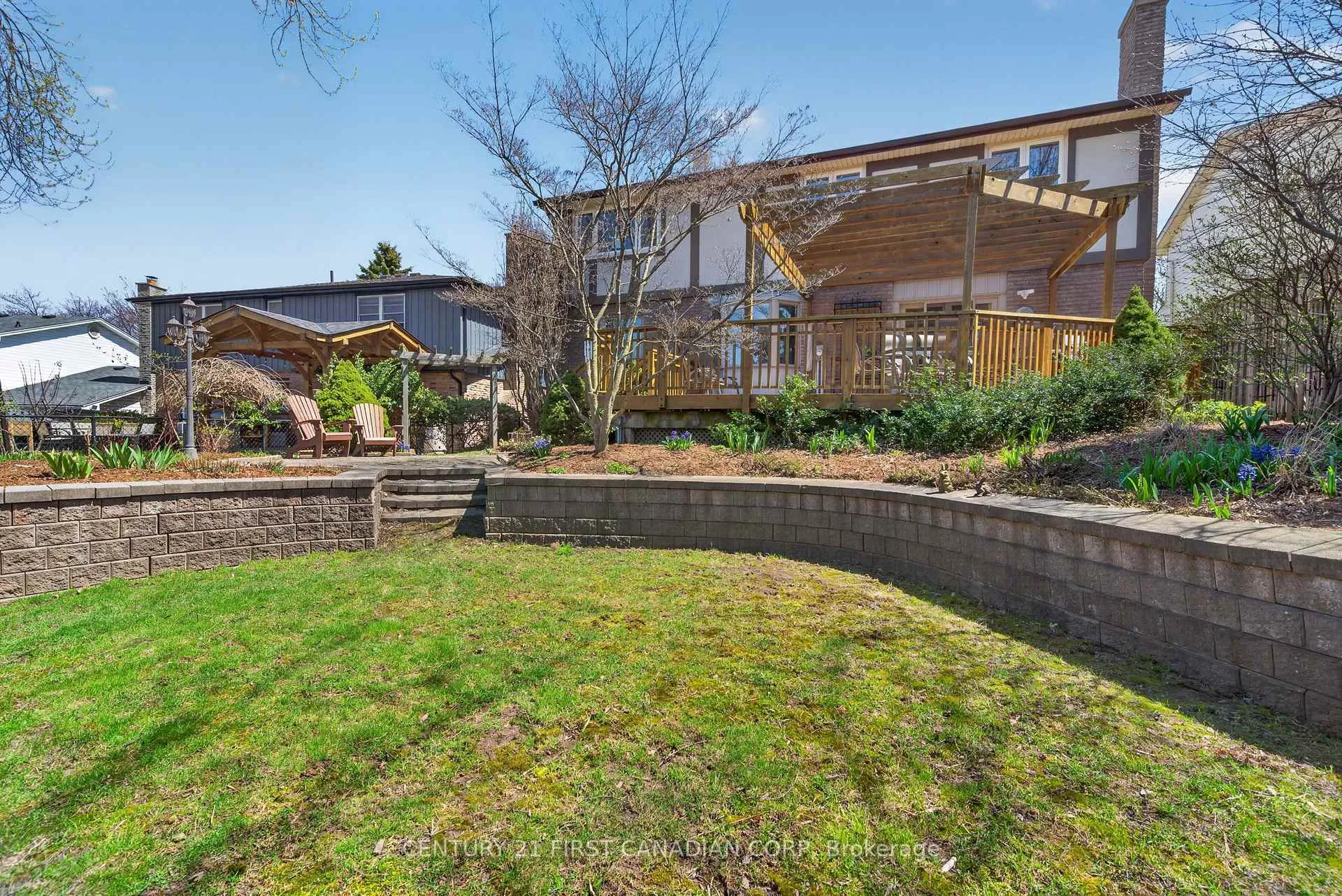 Photo 45 of 83 Guildford Crescent, London, South N — HOMEH