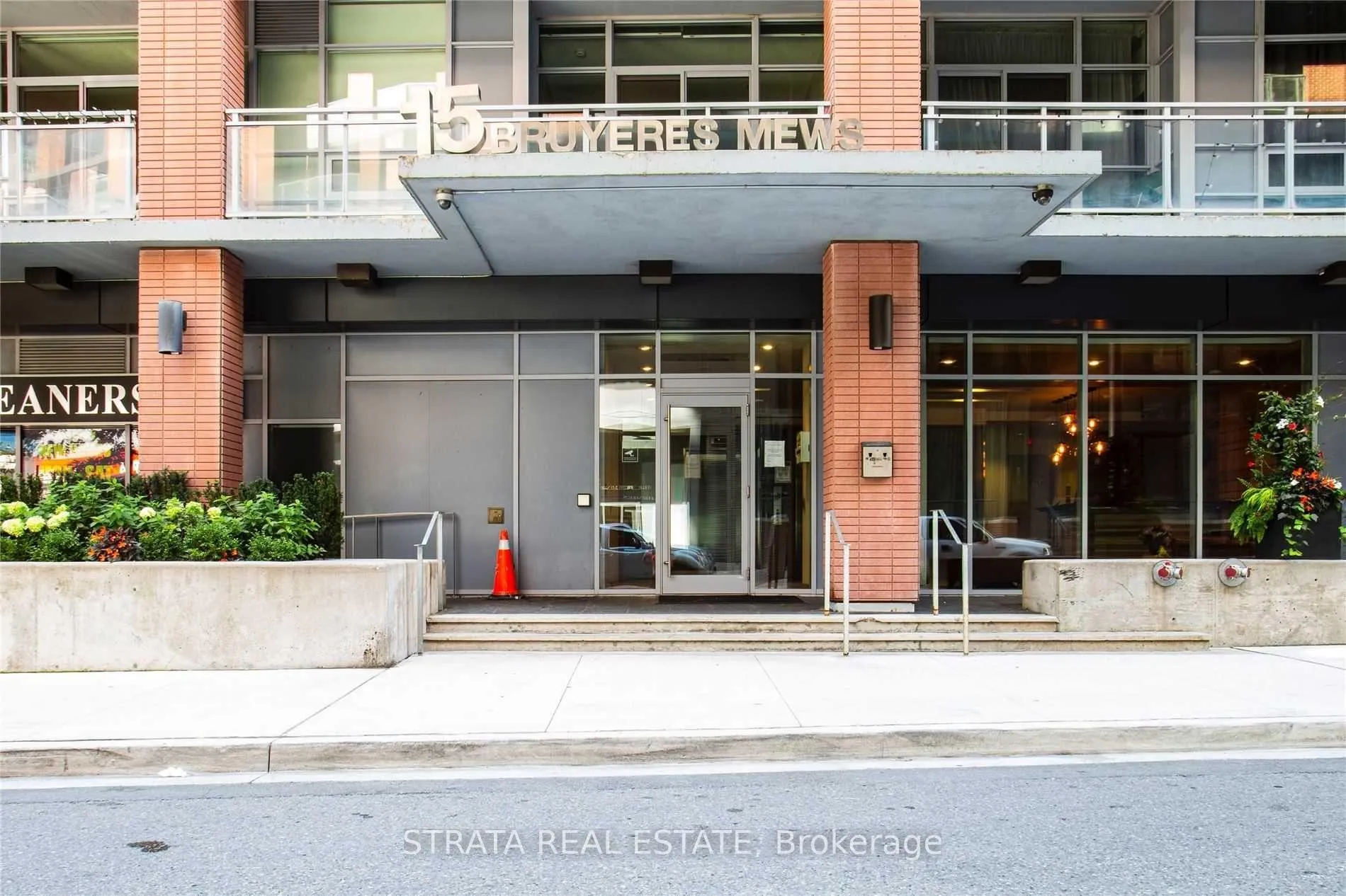 Front of Unit 615, 15 Bruyeres Mews