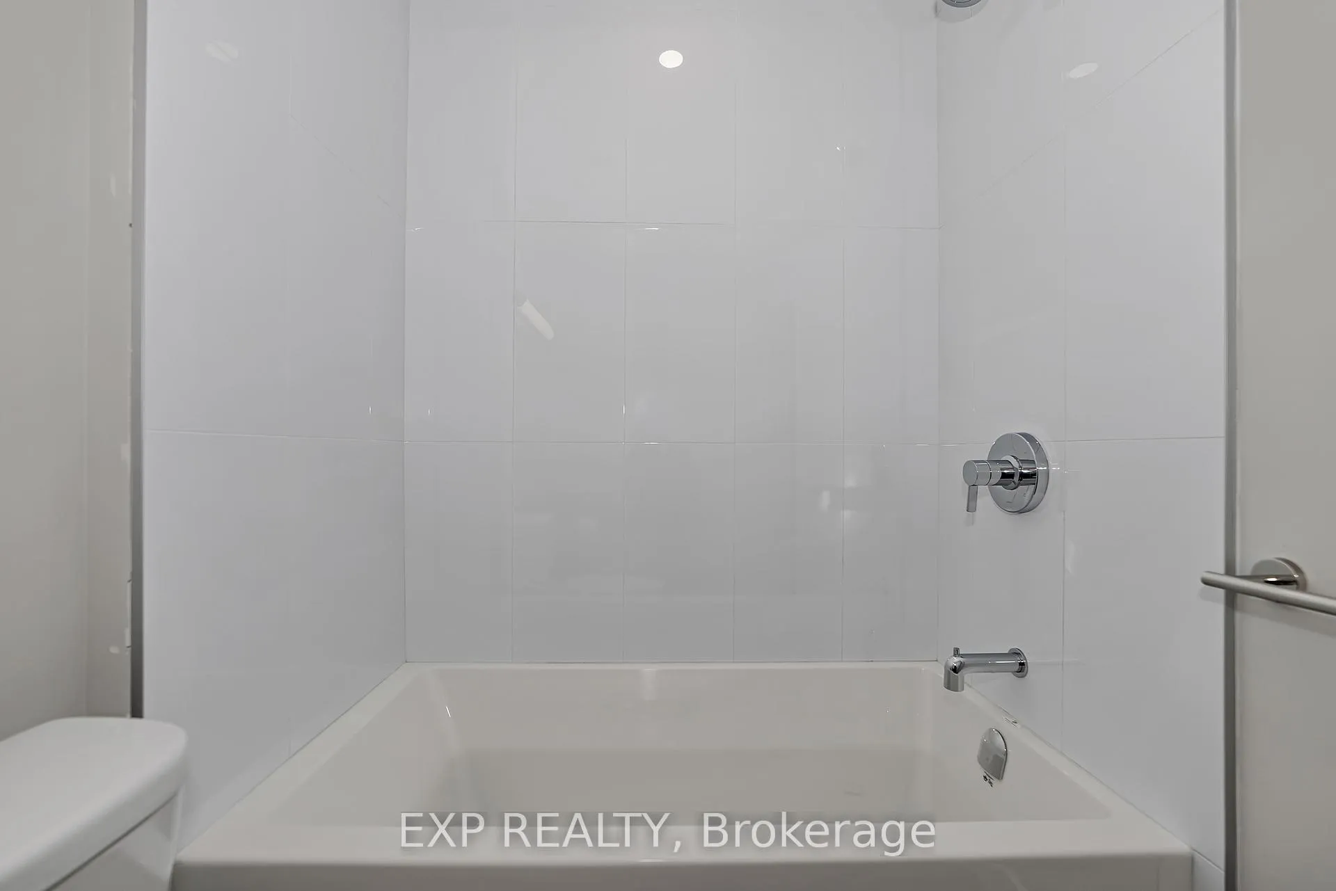 Photo 18 of Unit 002, 211 Armstrong Street, Ottawa, Hintonburg — HOMEH