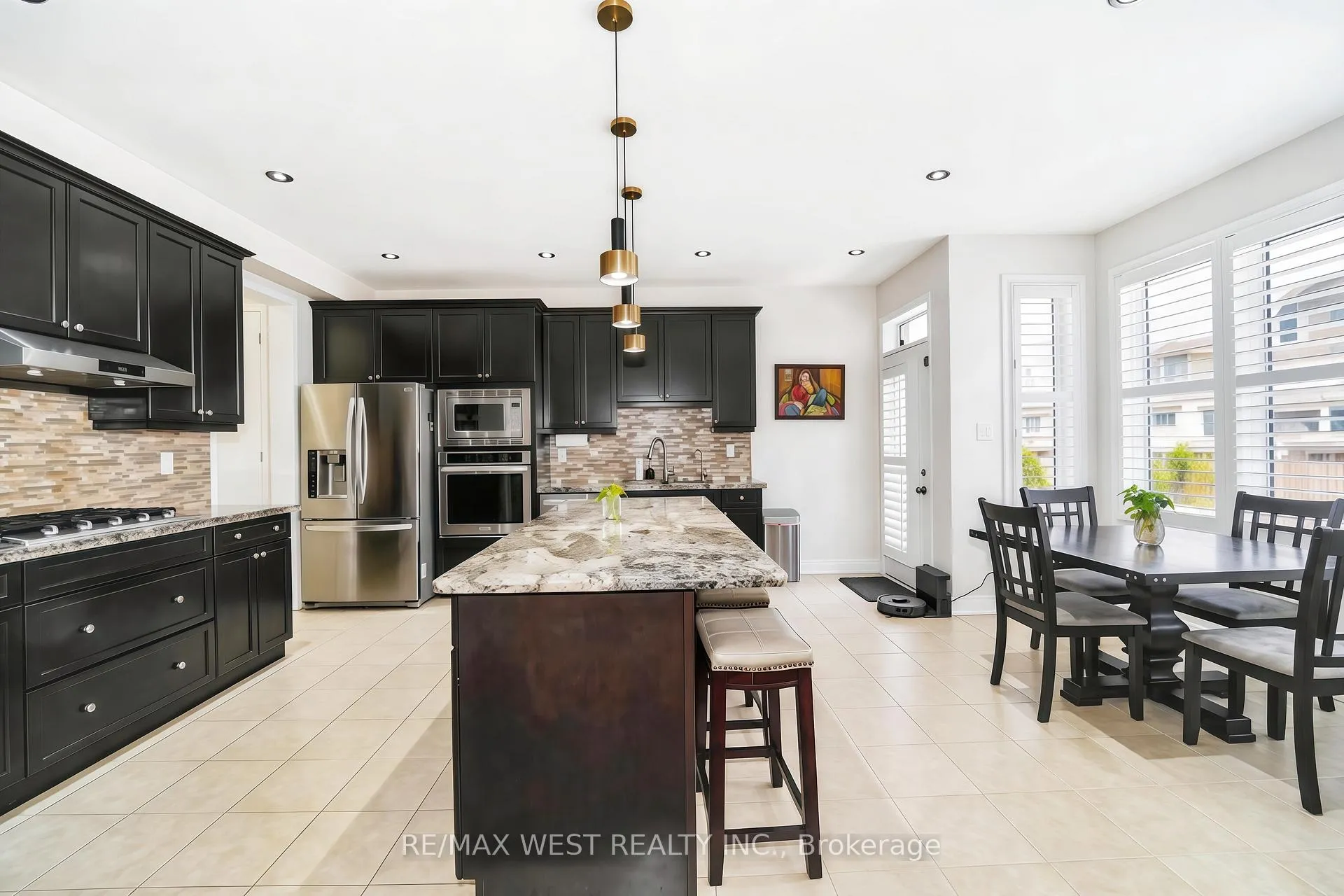 Photo 3 of 7 Aldersgate Drive, Brampton, Northwest Brampton — HOMEH