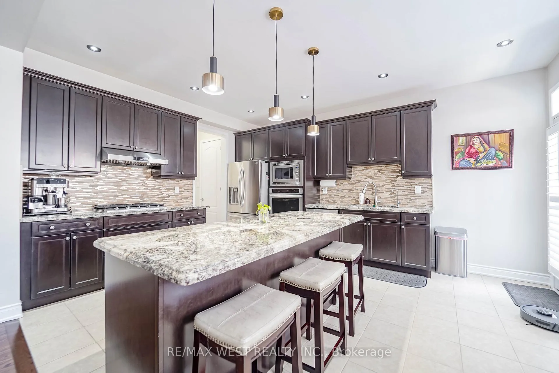 Photo 4 of 7 Aldersgate Drive, Brampton, Northwest Brampton — HOMEH