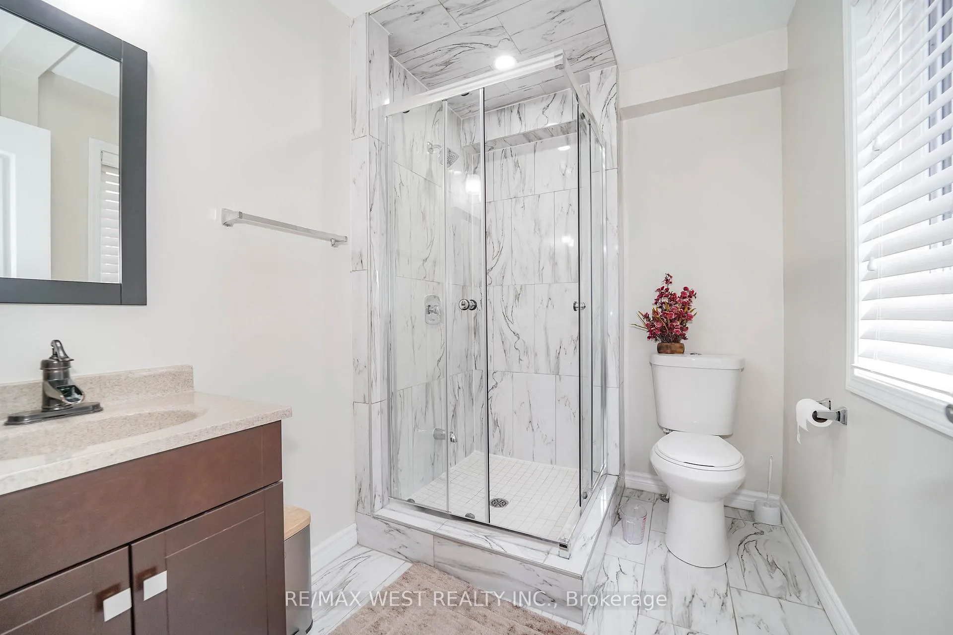 Photo 10 of 7 Aldersgate Drive, Brampton, Northwest Brampton — HOMEH