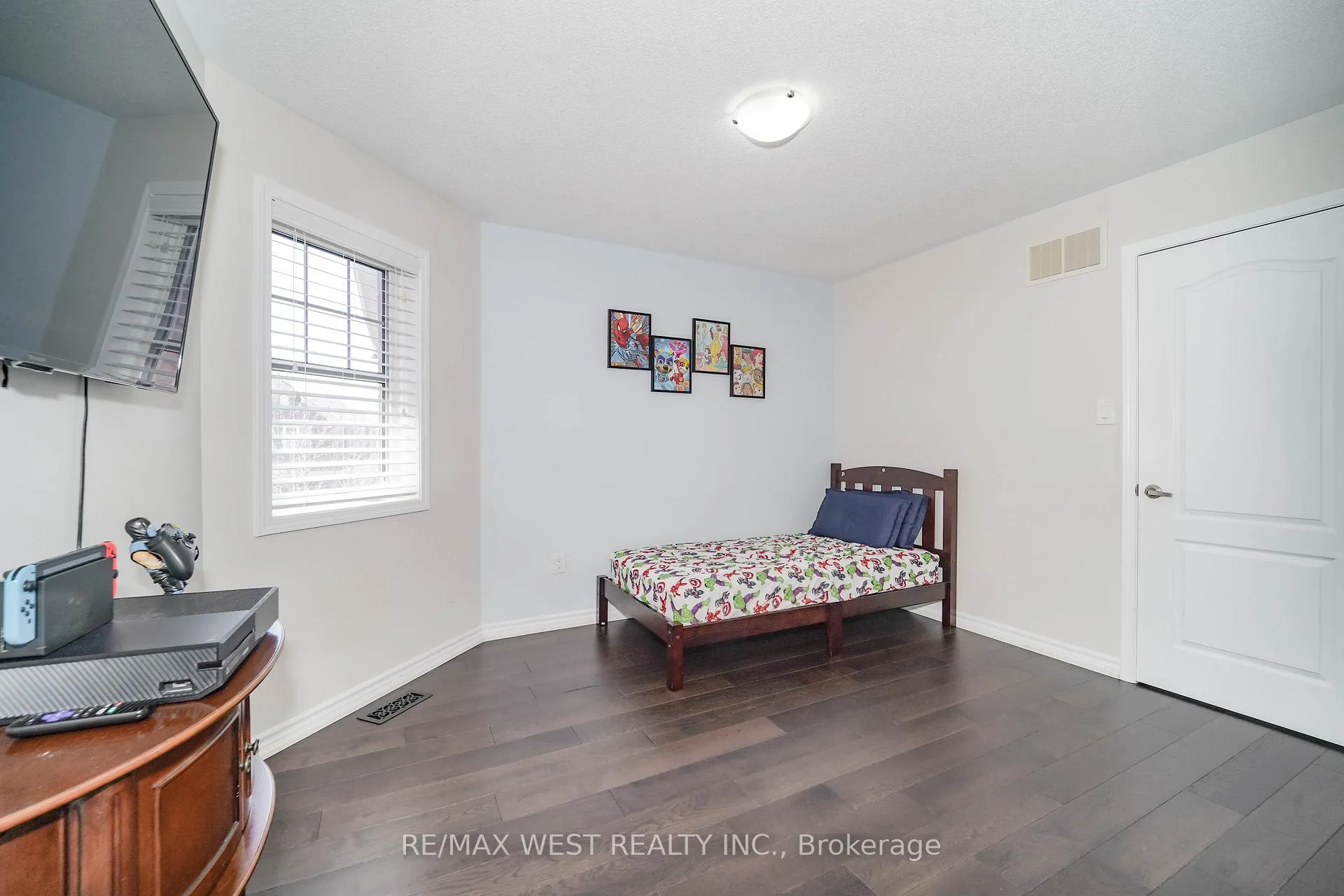 Photo 11 of 7 Aldersgate Drive, Brampton, Northwest Brampton — HOMEH
