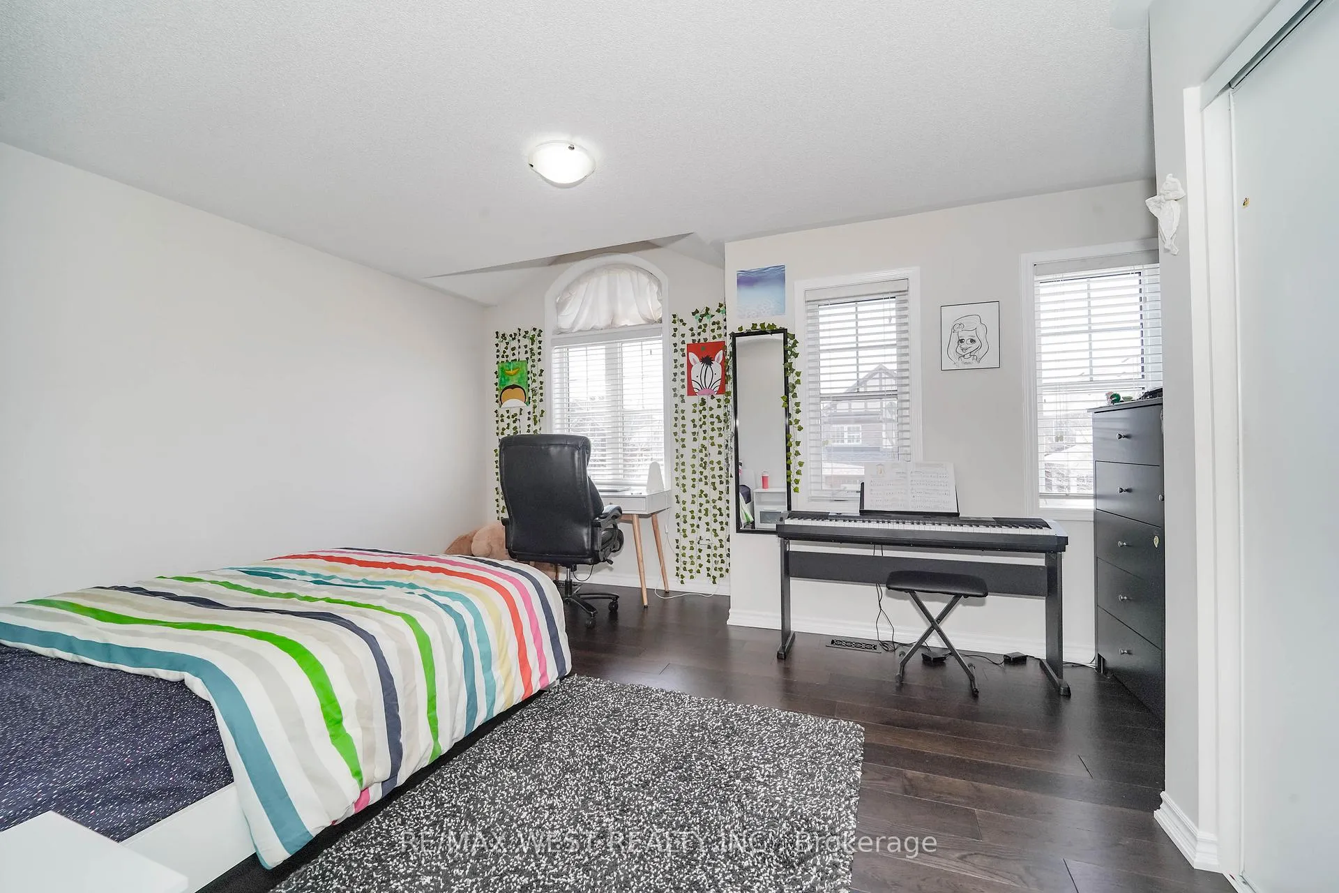 Photo 12 of 7 Aldersgate Drive, Brampton, Northwest Brampton — HOMEH