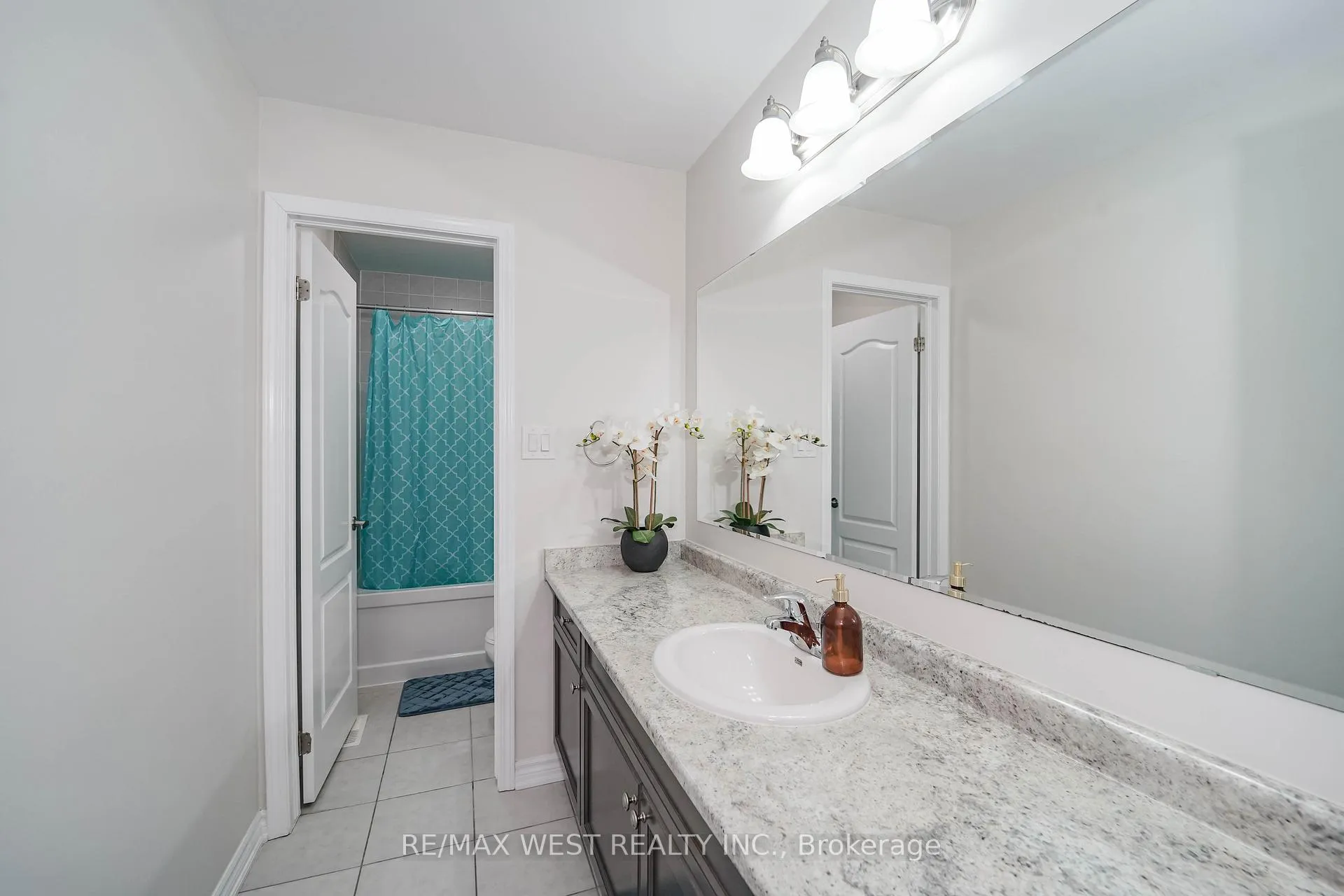 Photo 13 of 7 Aldersgate Drive, Brampton, Northwest Brampton — HOMEH
