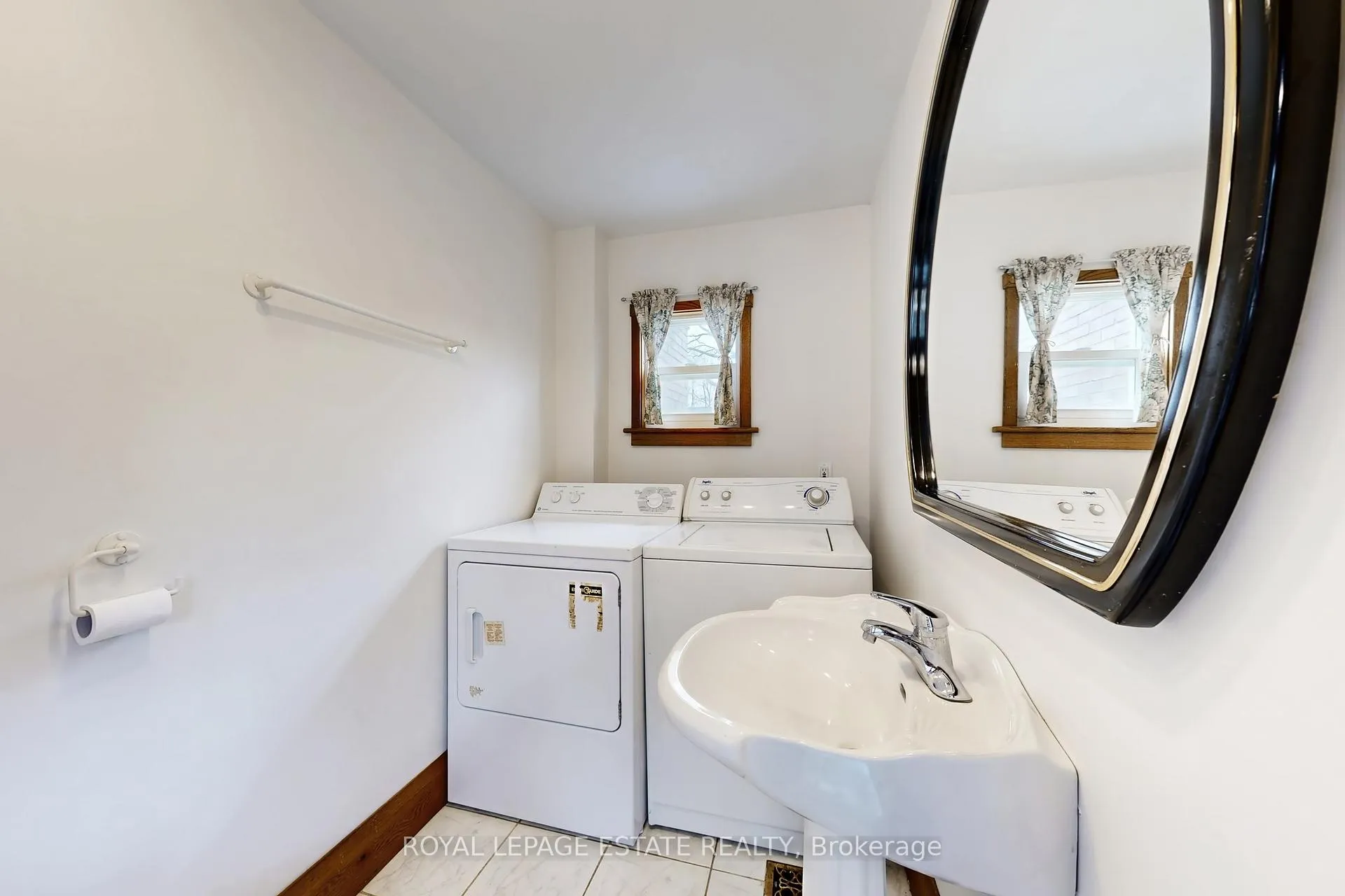 Photo 16 of 2 Beck Avenue, Toronto, East End-Danforth — HOMEH
