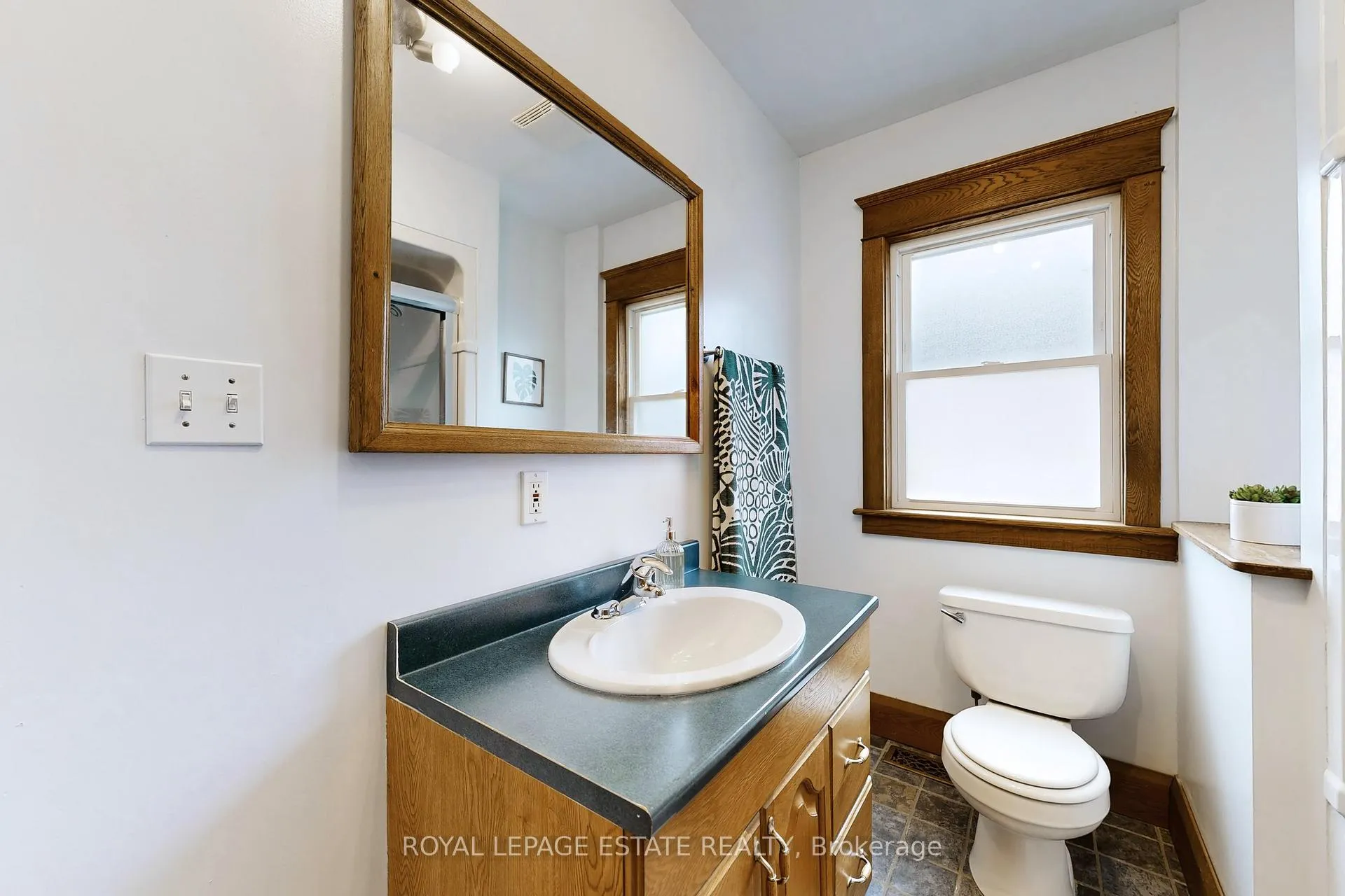 Photo 22 of 2 Beck Avenue, Toronto, East End-Danforth — HOMEH