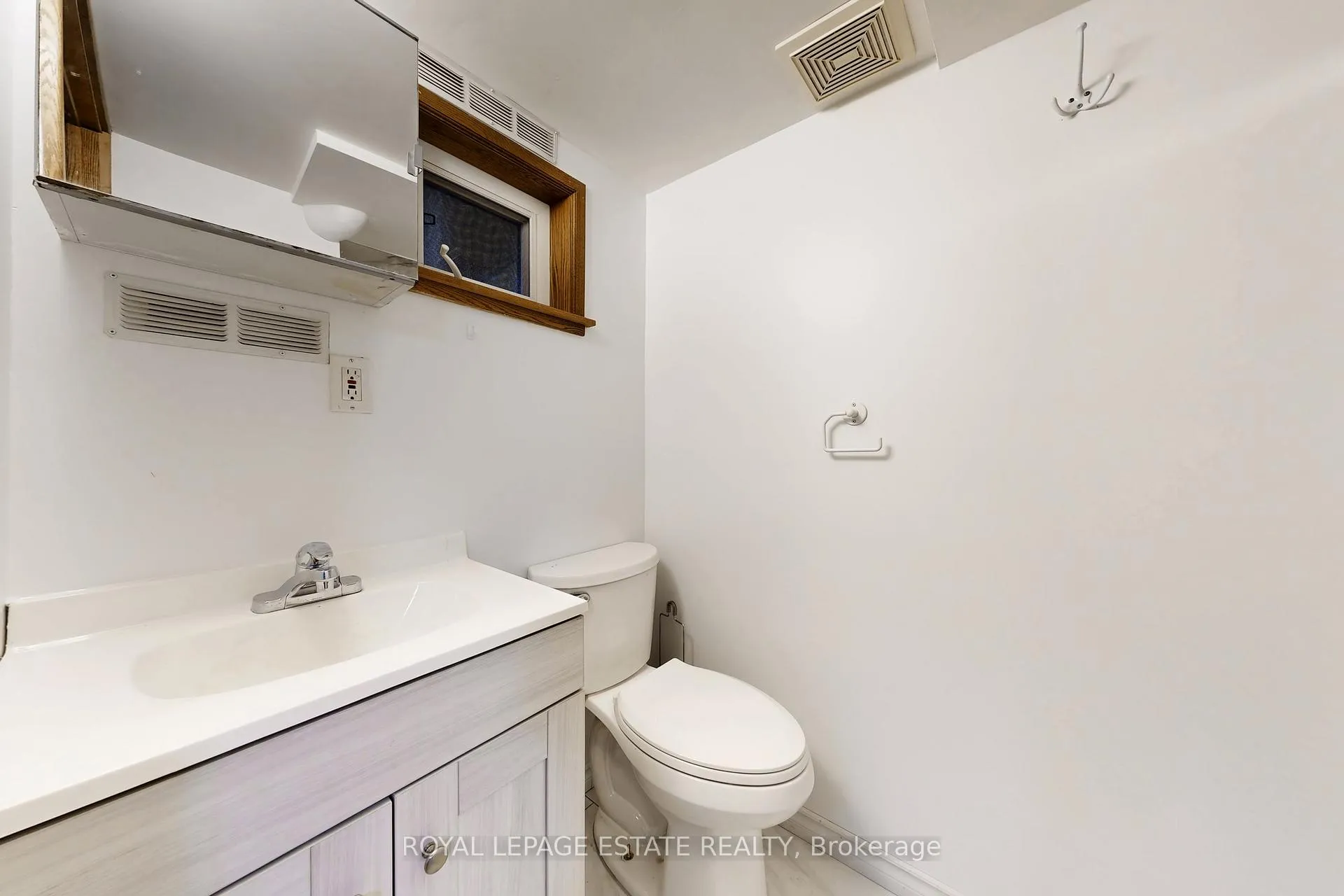 Photo 29 of 2 Beck Avenue, Toronto, East End-Danforth — HOMEH