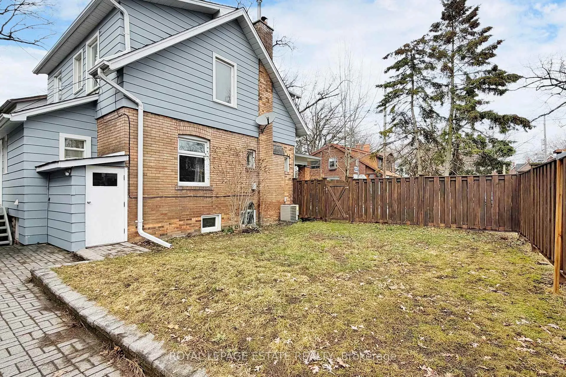 Photo 30 of 2 Beck Avenue, Toronto, East End-Danforth — HOMEH