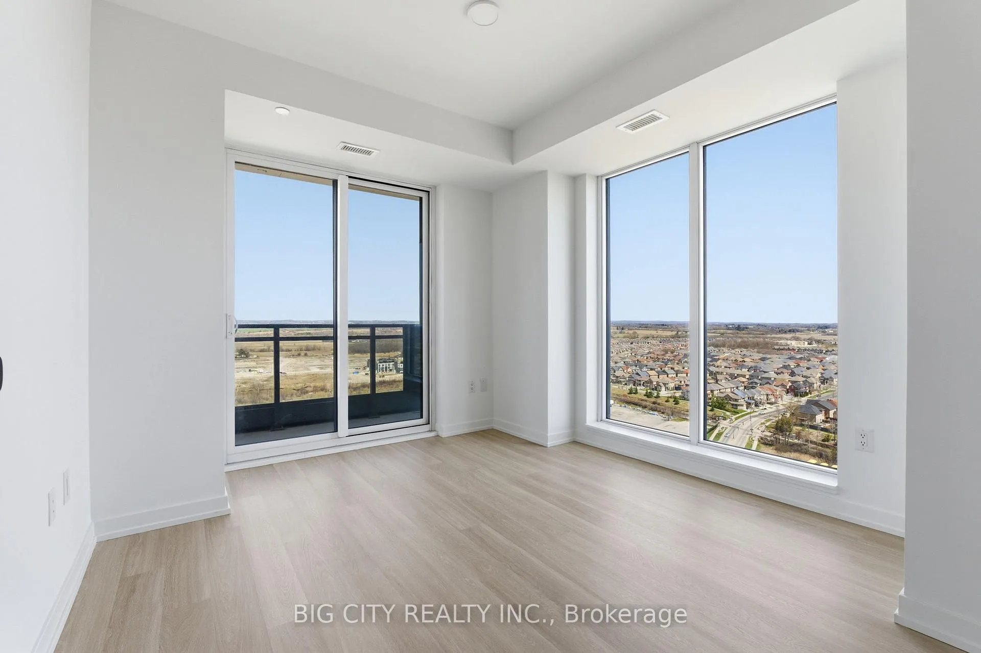 Photo 4 of Unit 2203, 9751 Markham Road, Markham, Greensborough — HOMEH