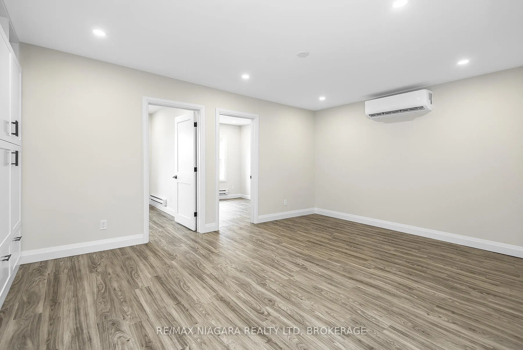 Photo 8 of Unit Unit 2, 264 West Street, Port Colborne, Sugarloaf — HOMEH