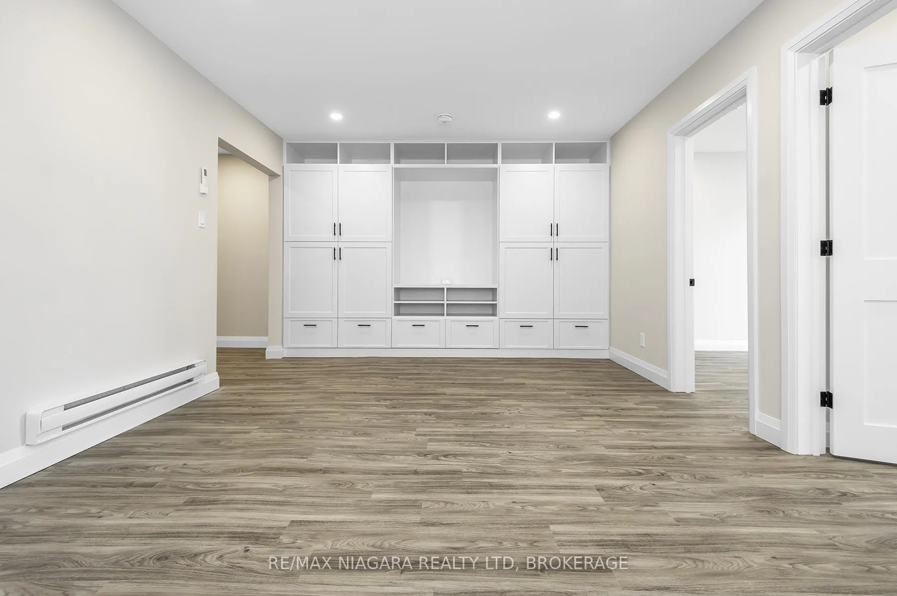 Photo 9 of Unit Unit 2, 264 West Street, Port Colborne, Sugarloaf — HOMEH