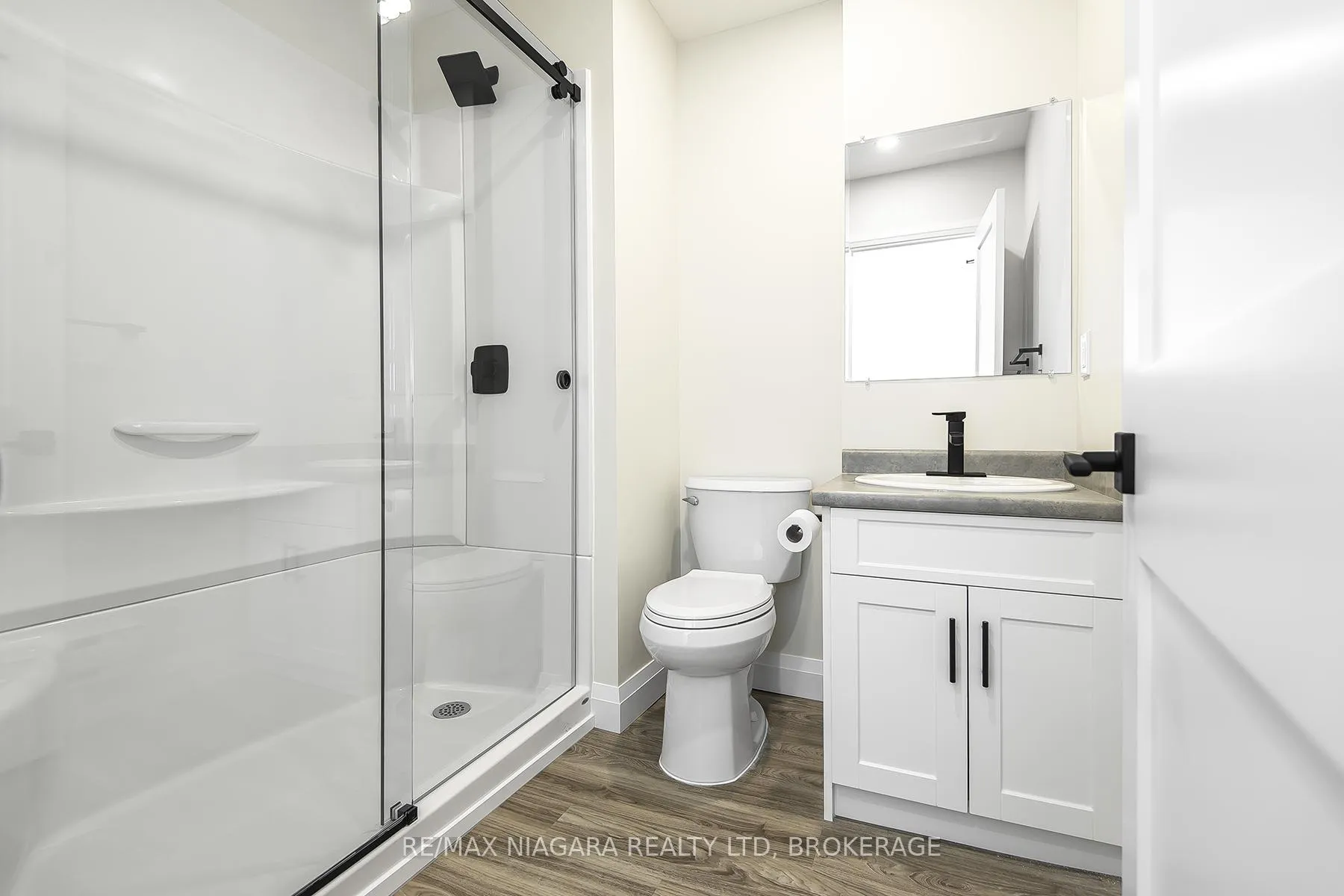 Photo 14 of Unit Unit 2, 264 West Street, Port Colborne, Sugarloaf — HOMEH