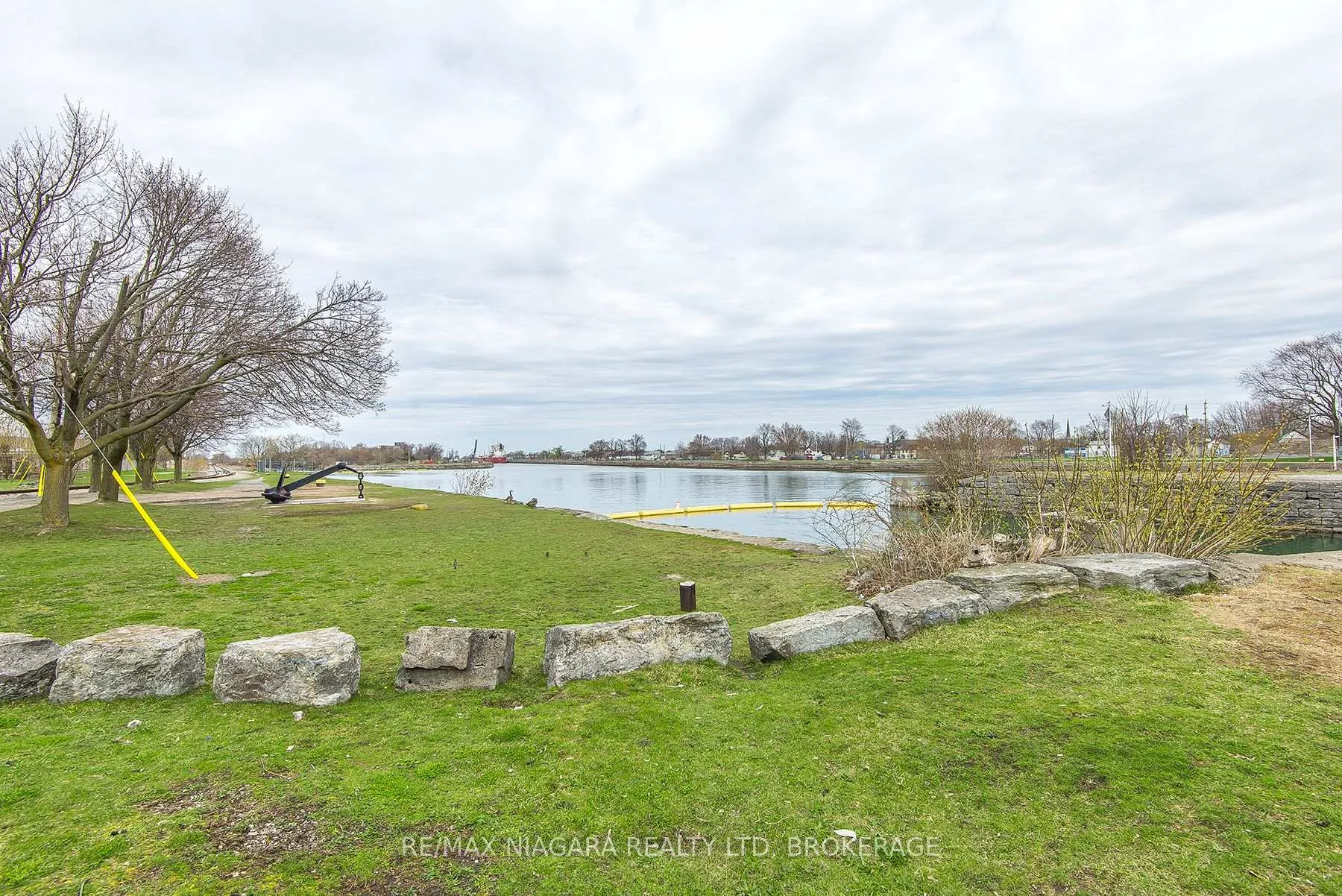 Photo 16 of Unit Unit 2, 264 West Street, Port Colborne, Sugarloaf — HOMEH