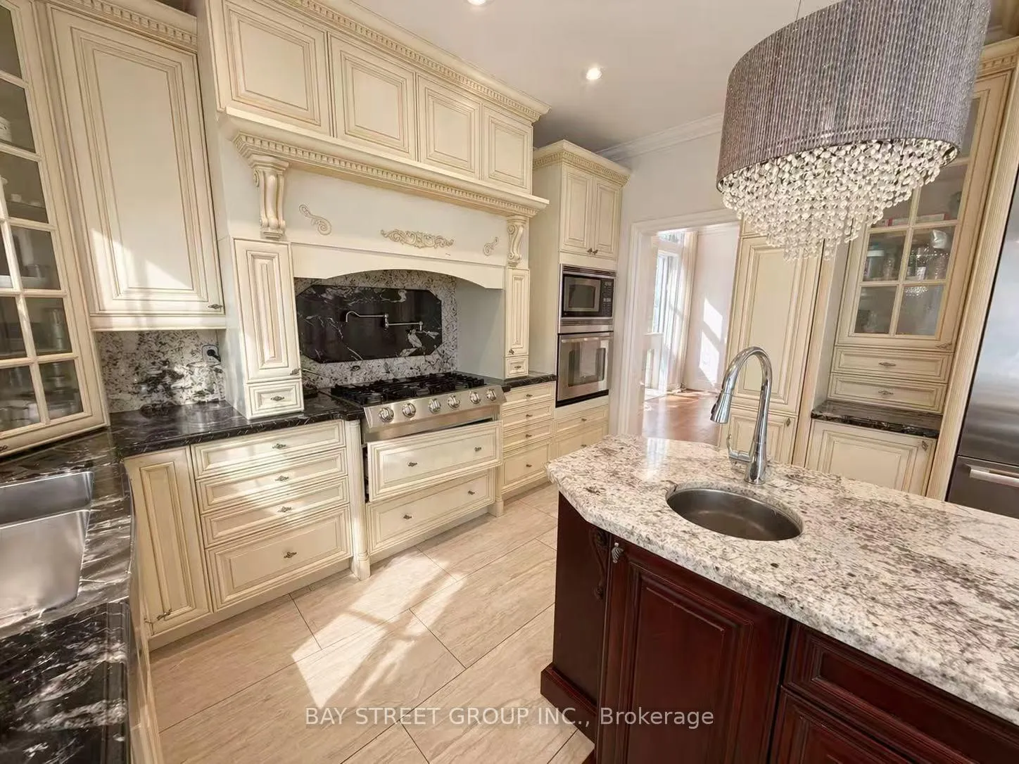 Photo 13 of Unit Upper Level, 42 Fouracre Way, Aurora, Bayview Northeast — HOMEH